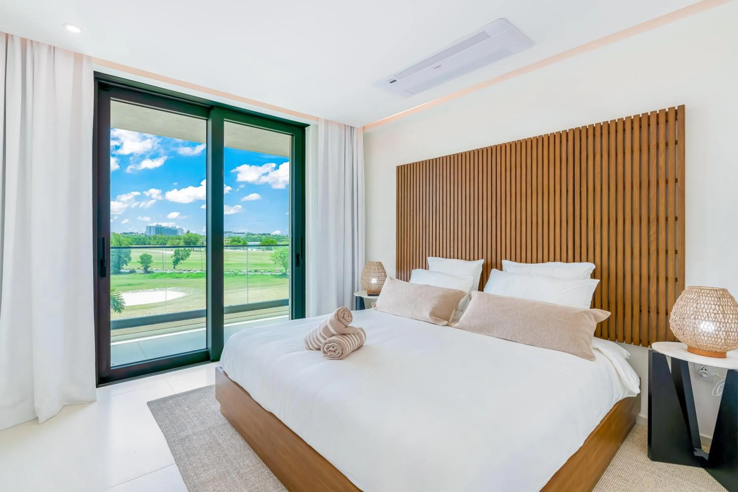 Bed in Fourteen at Mullet Bay