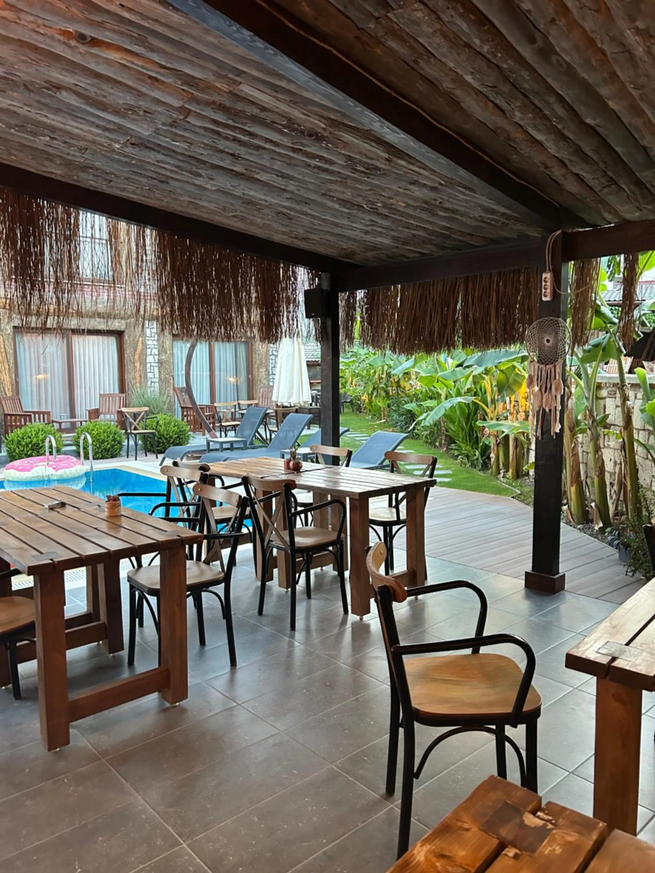 Restaurant/places to eat in Pupa Alaçatı Butik Otel