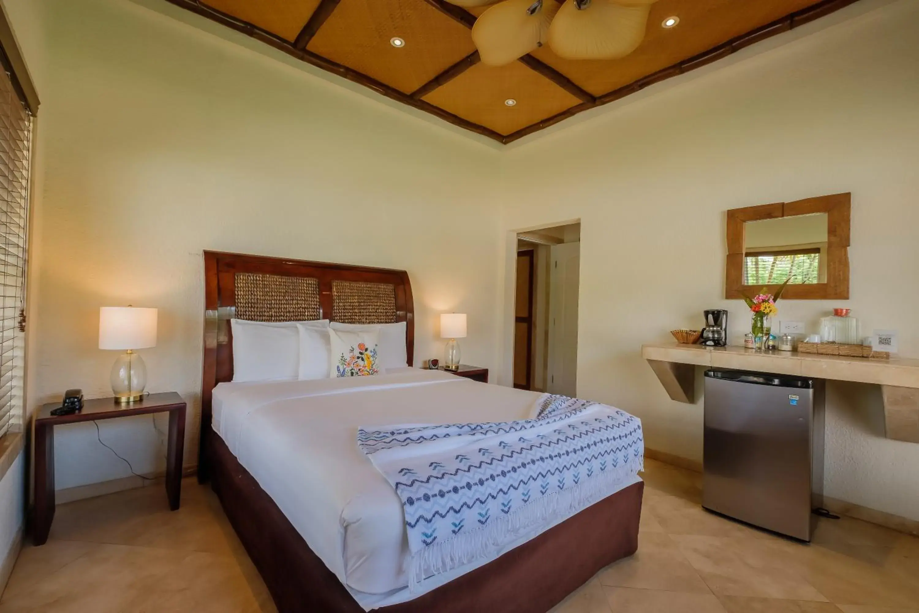 King Room with Sea View in Placencia Resort King Room with Sea View in Placencia Resort