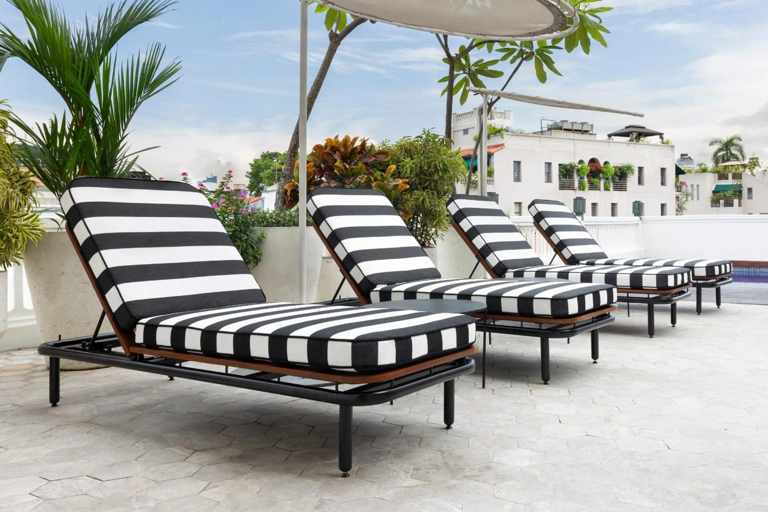 Swimming pool in American Trade Hotel