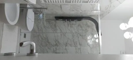 Shower in IL GIGLIO B&B