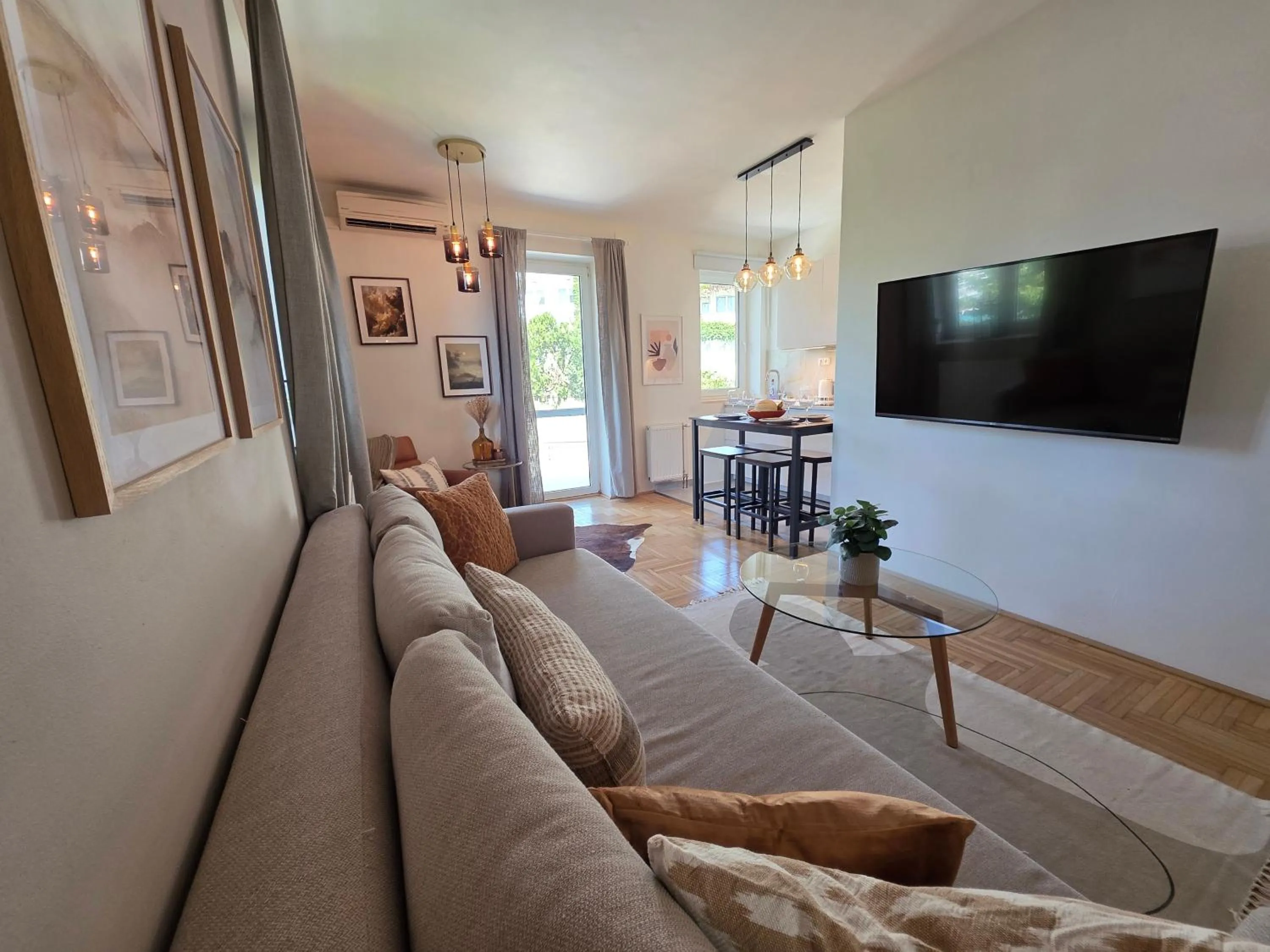 Grand Terrace Apartment with AC & heating