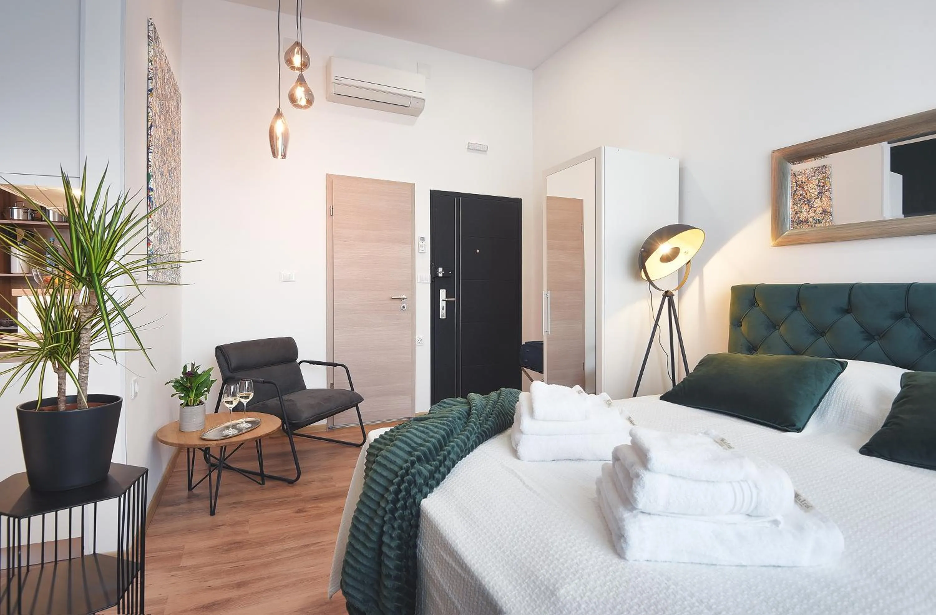 Photo of the whole room, Bed in Emi Luxury Apartments