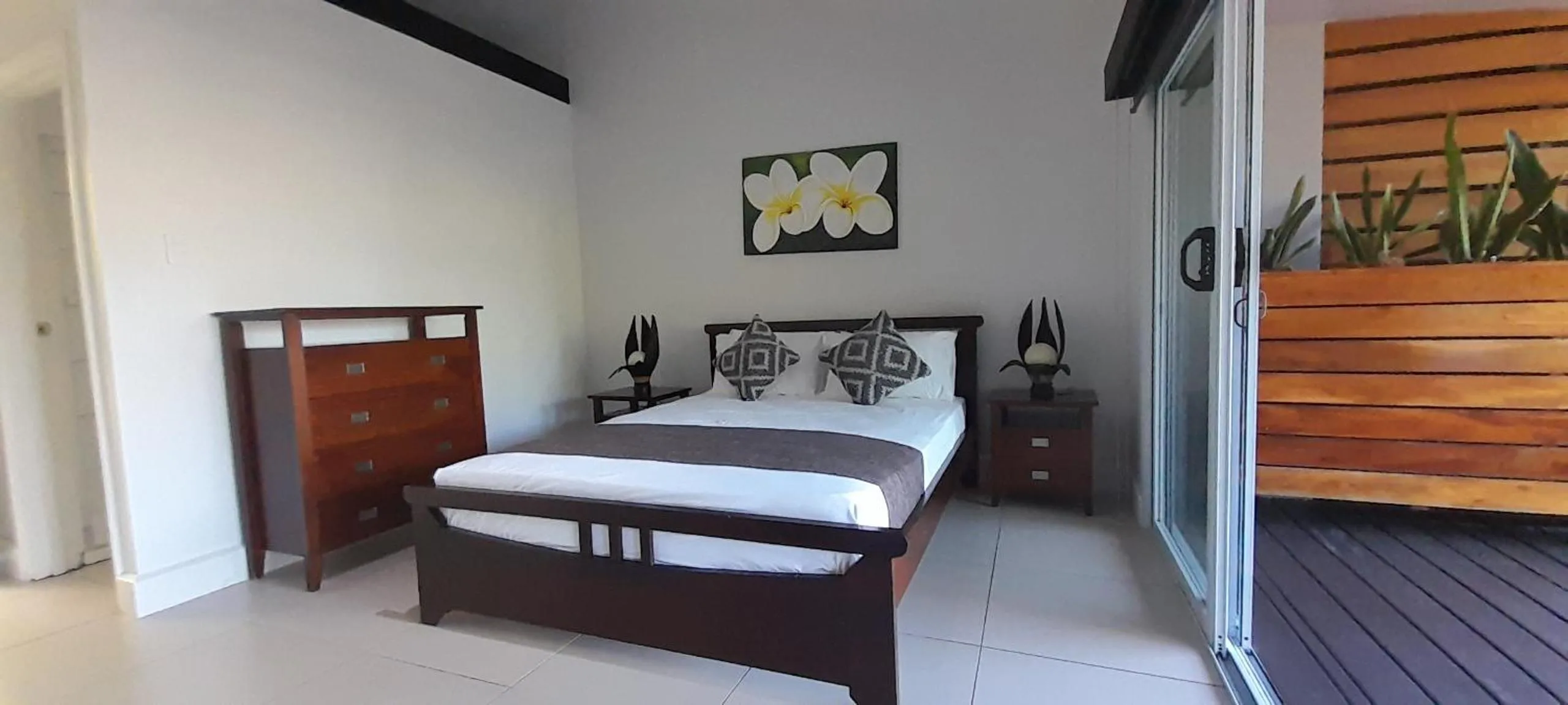 Bed in Kaila Na Ua Resort