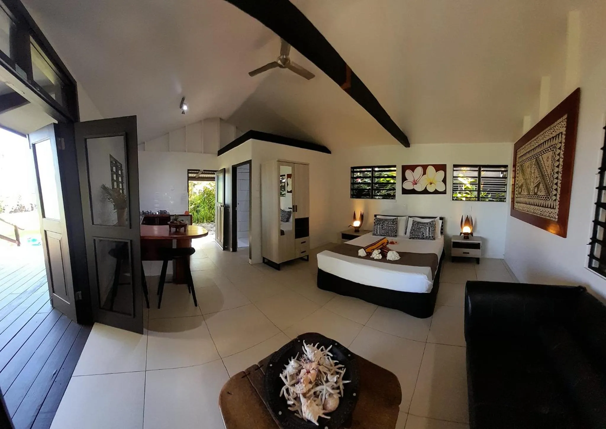 Bed in Kaila Na Ua Resort