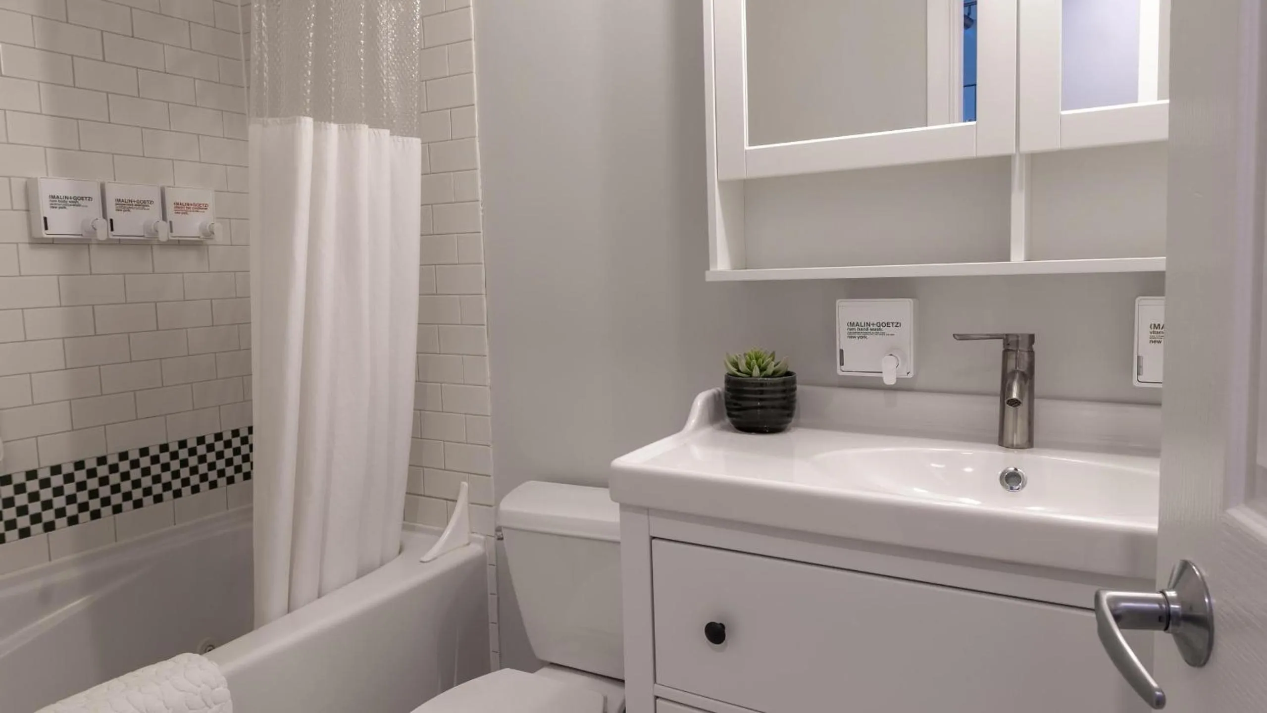 Alpenglow Lodge Studio with Pool Views by MVA