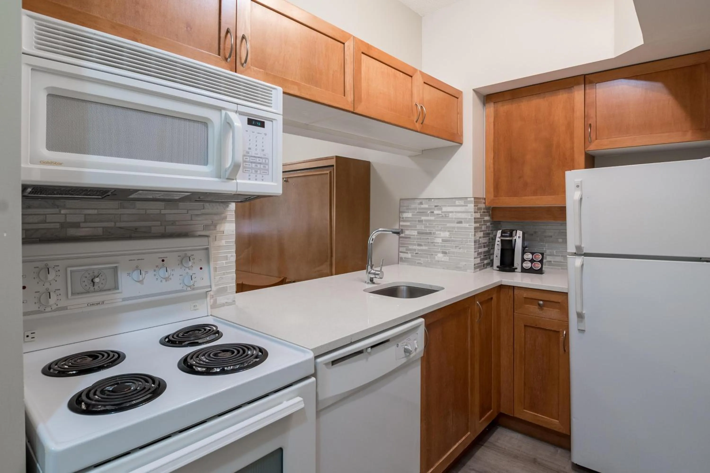 Alpenglow Lodge Studio with Pool Views by MVA