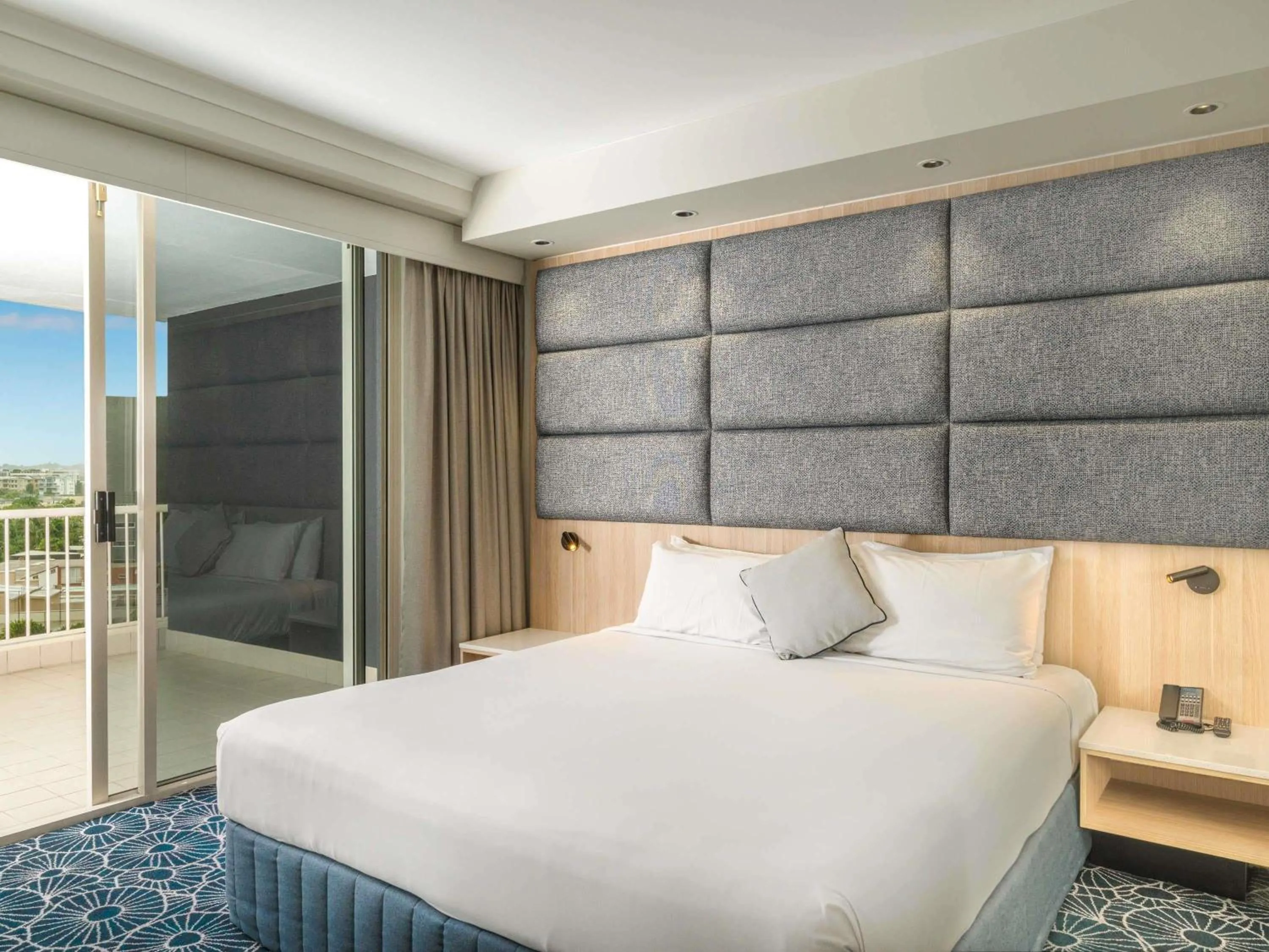 Bedroom, Bed in The Sebel Twin Towns