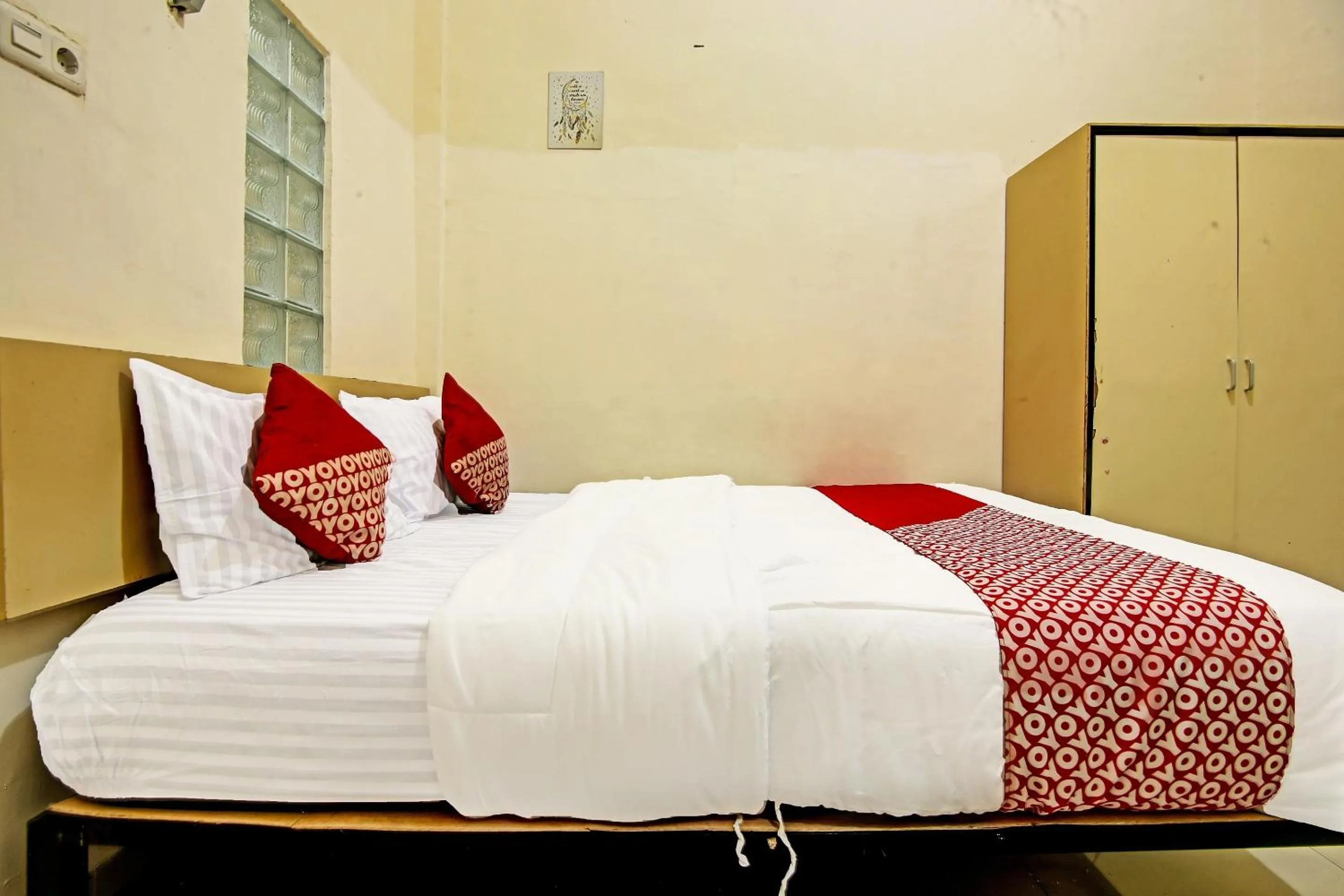 Bedroom, Bed in OYO Life 91268 Homestay Bu Erma Syariah