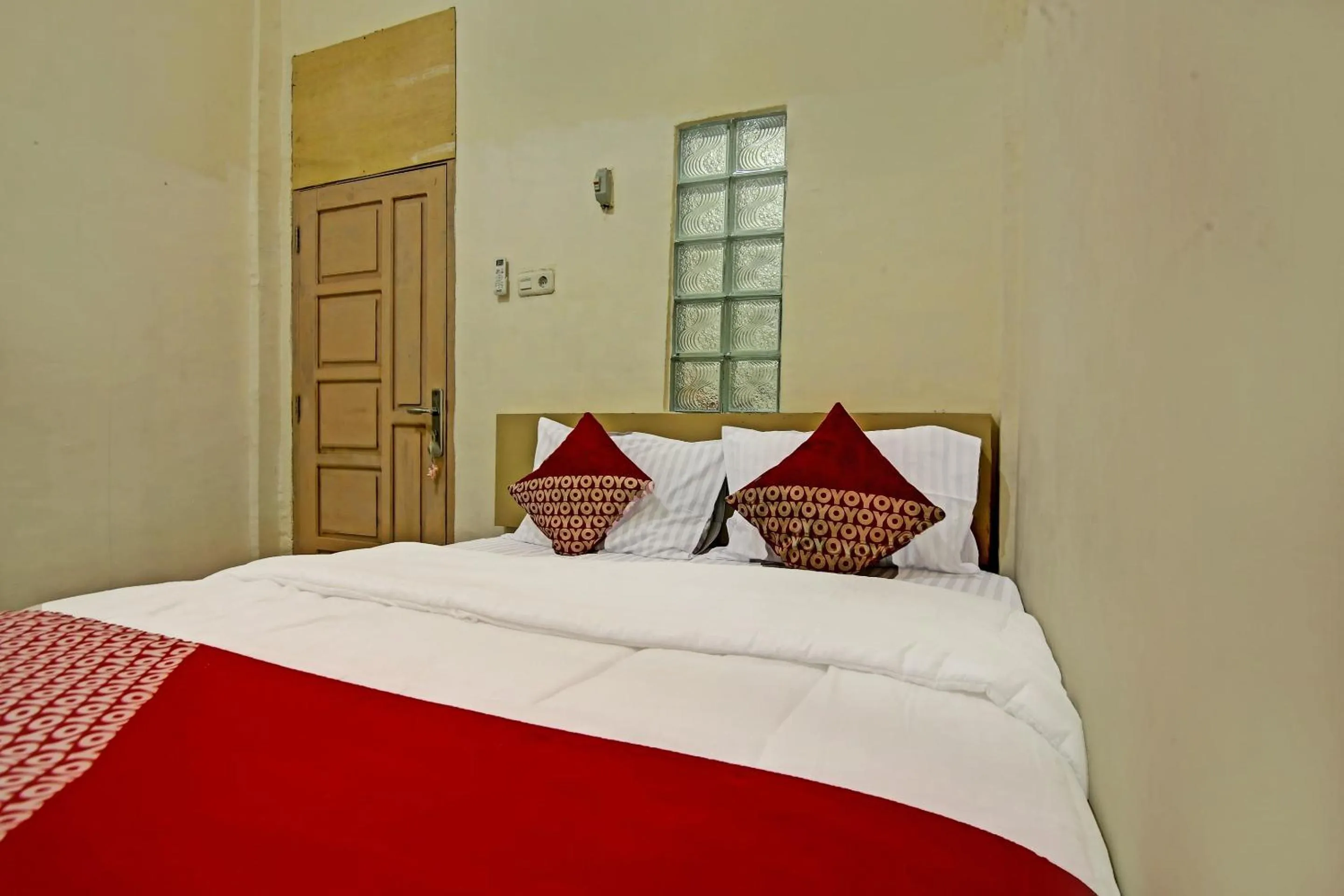 Bedroom, Bed in OYO Life 91268 Homestay Bu Erma Syariah