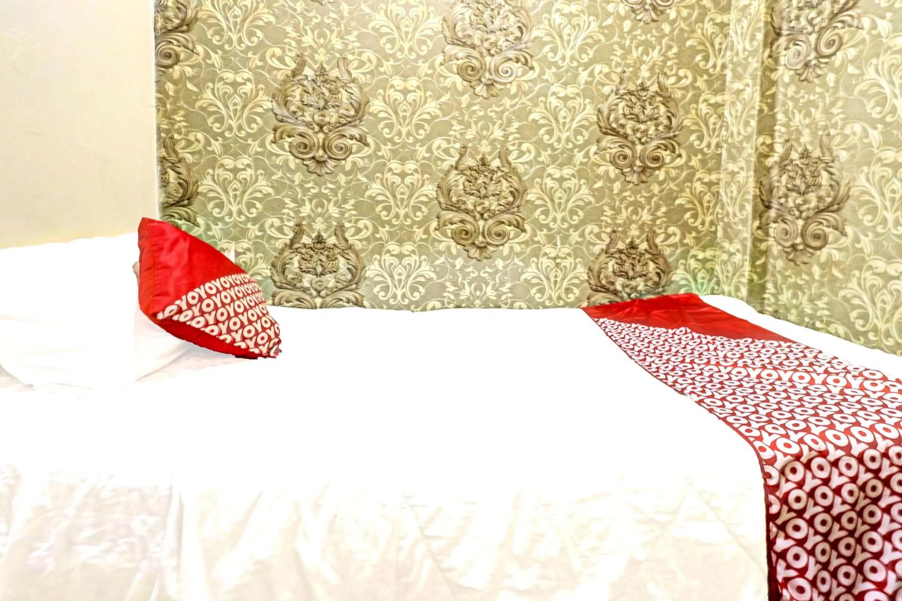 Bedroom, Bed in Hotel O Sar Inn