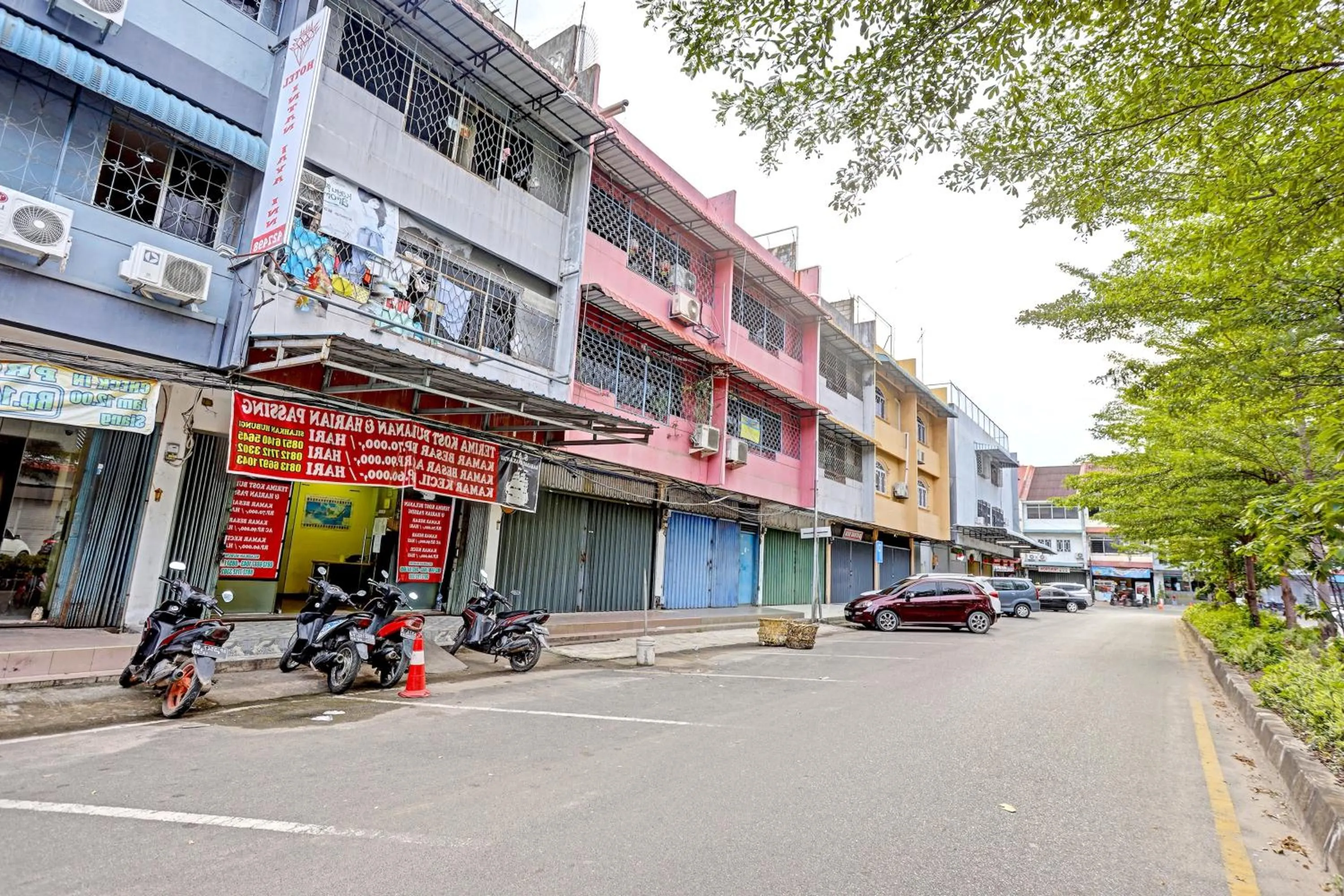 Property building in Hotel O Sar Inn