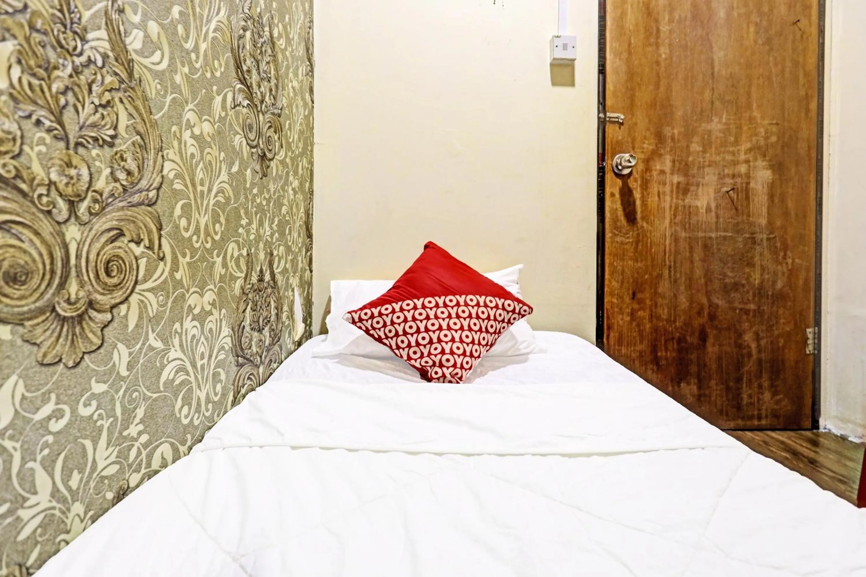 Photo of the whole room, Bed in Hotel O Sar Inn