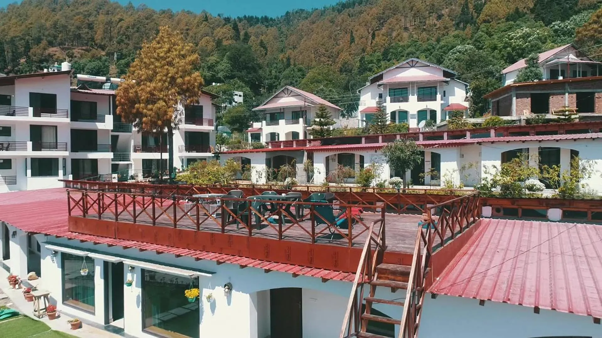 Restaurant/places to eat in Just Naturals Wellness Resort Nainital
