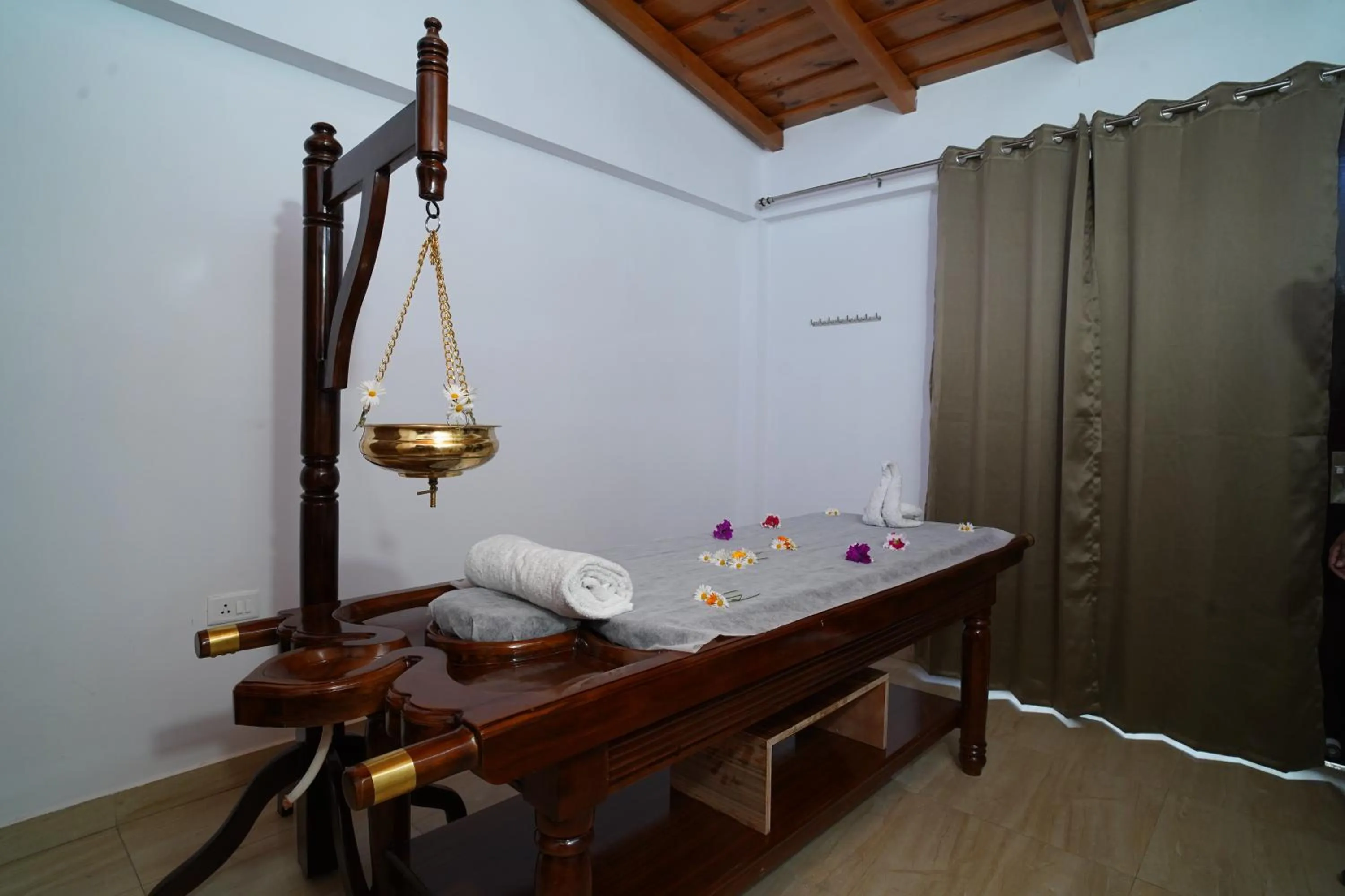 Spa and wellness centre/facilities in Just Naturals Wellness Resort Nainital
