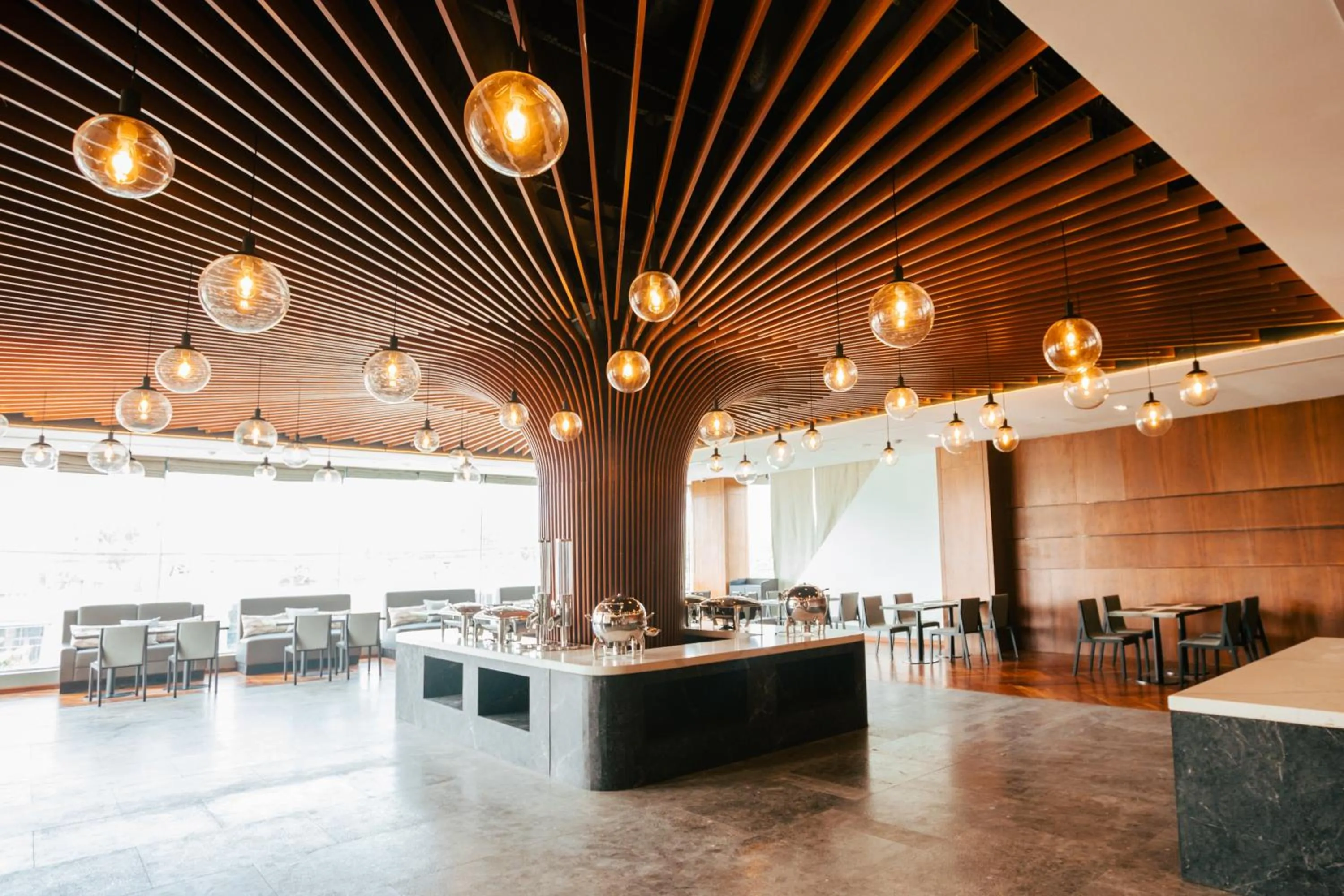 Restaurant/places to eat in Ease Hotel