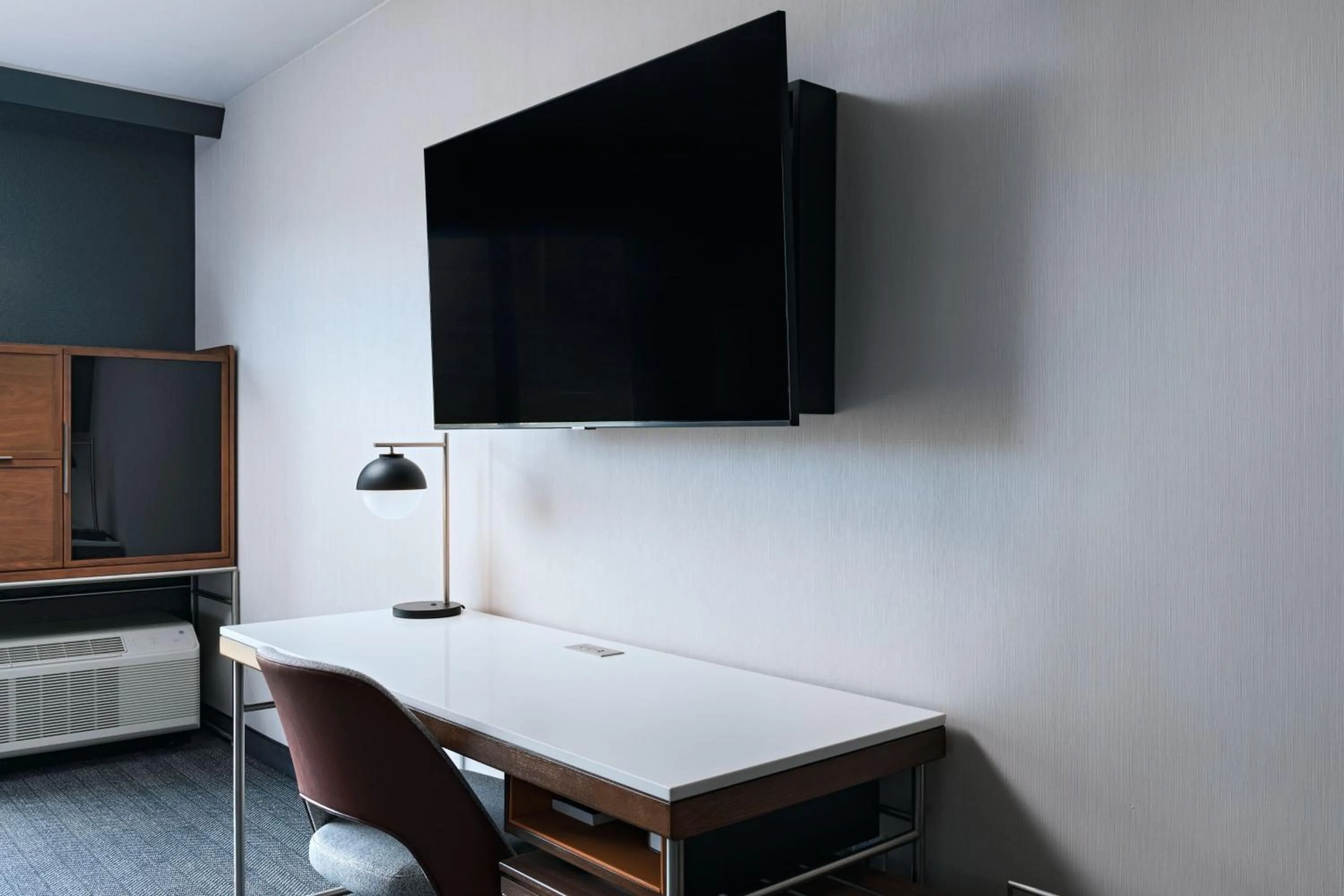 Photo of the whole room in Courtyard by Marriott Colorado Springs North, Air Force Academy