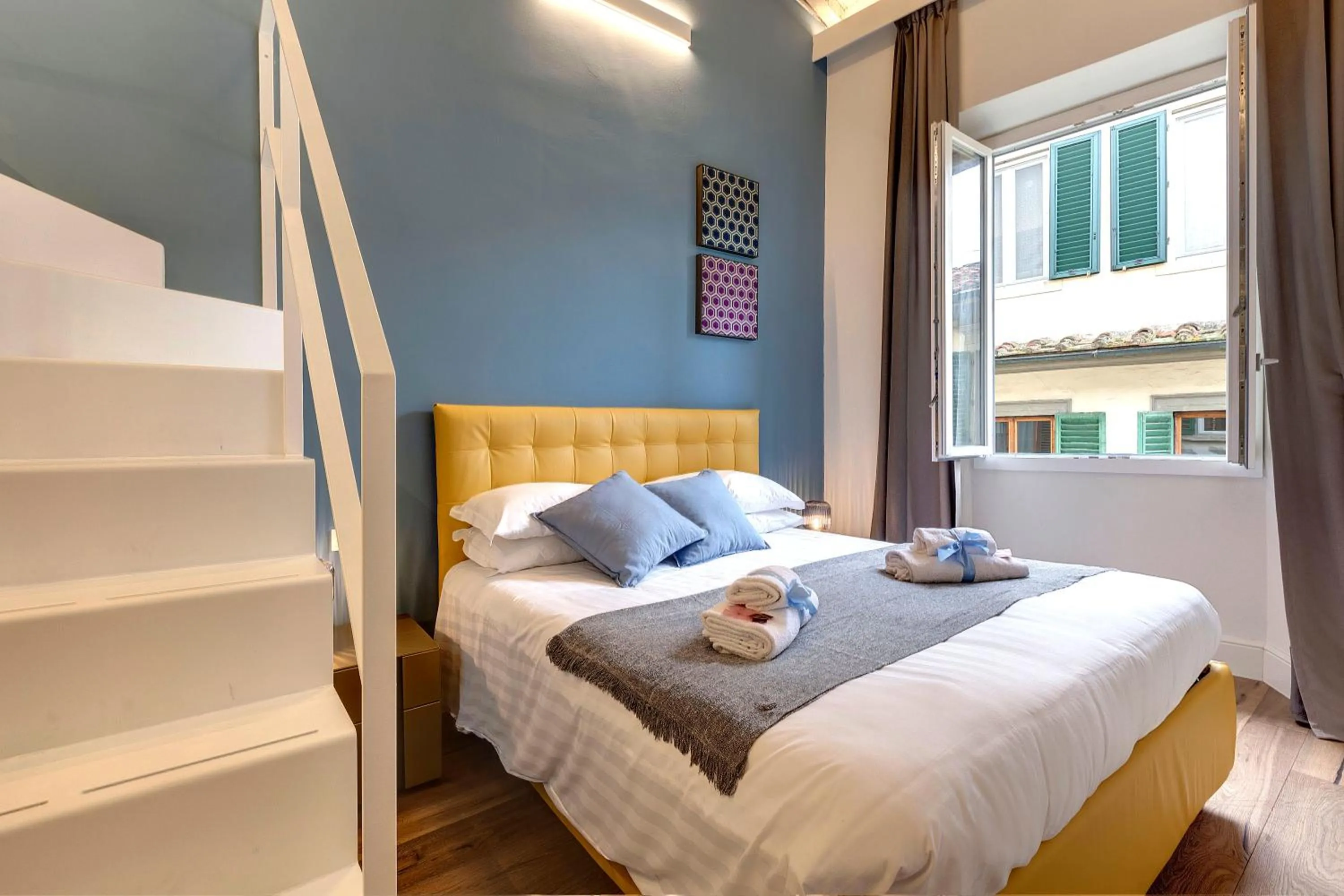 Bed in Turandot Apartment by Mamo Florence