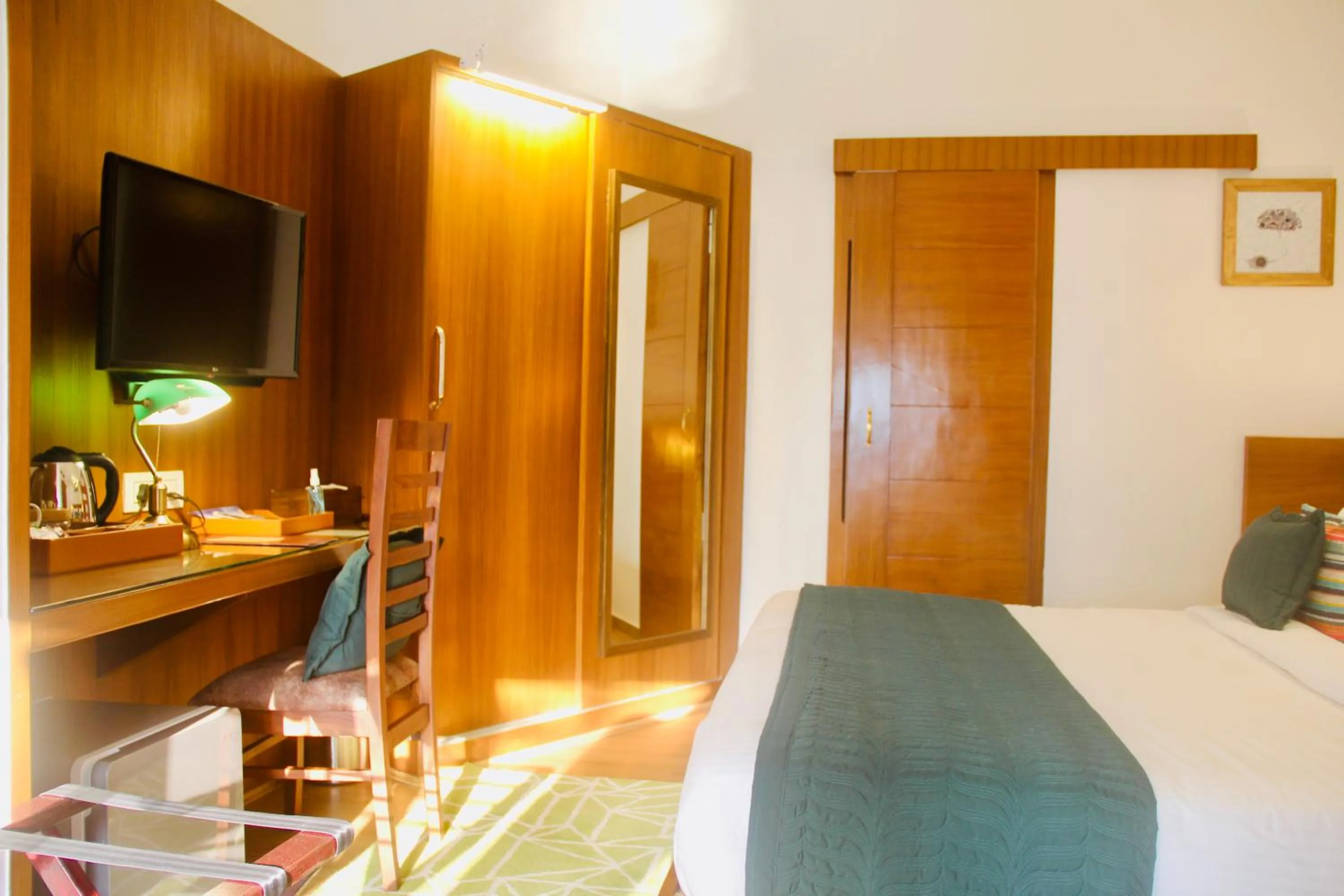 Bedroom, Bed in Tree of Life Eila Art Hotel, Manali