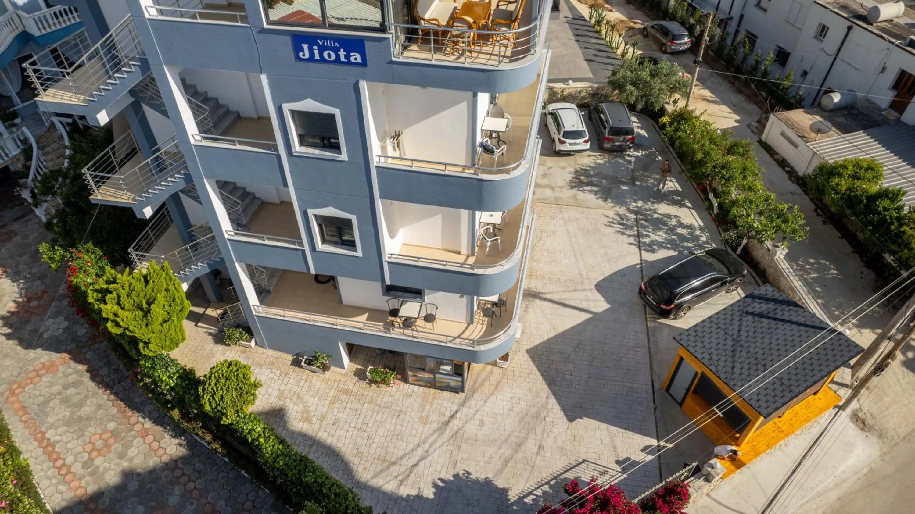 Property building in Villa JIOTA