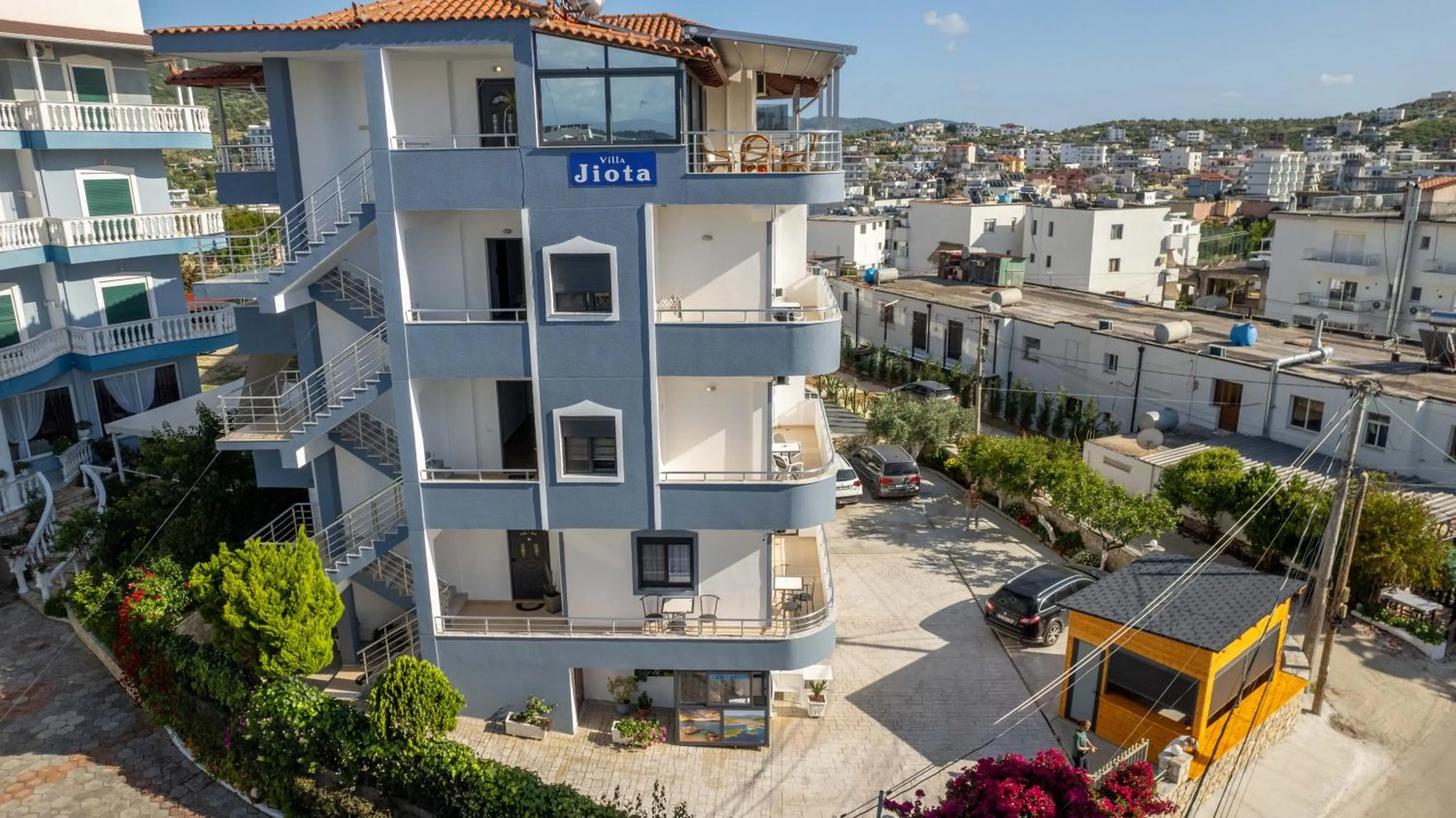 Property building in Villa JIOTA