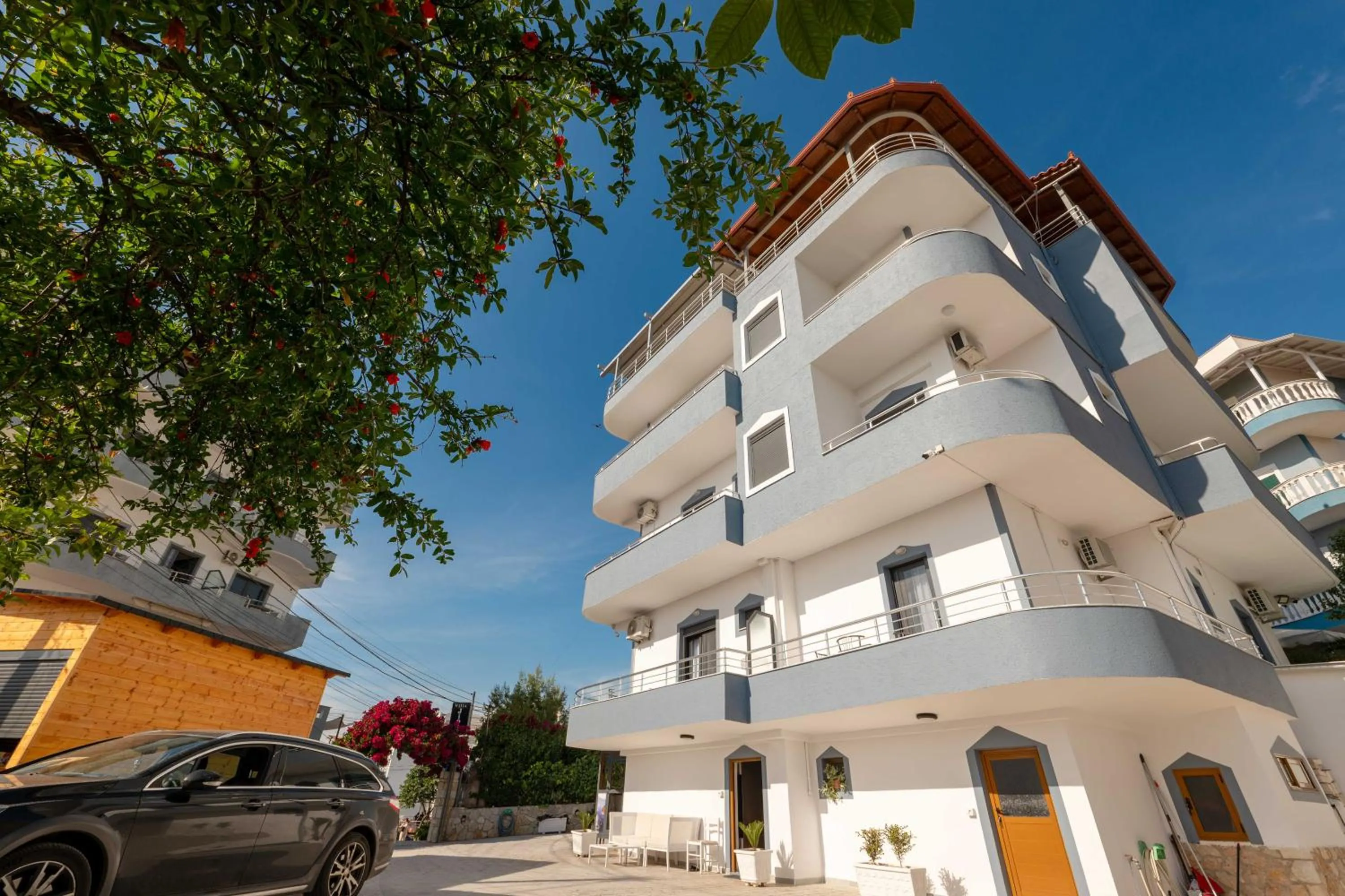 Property building in Villa JIOTA