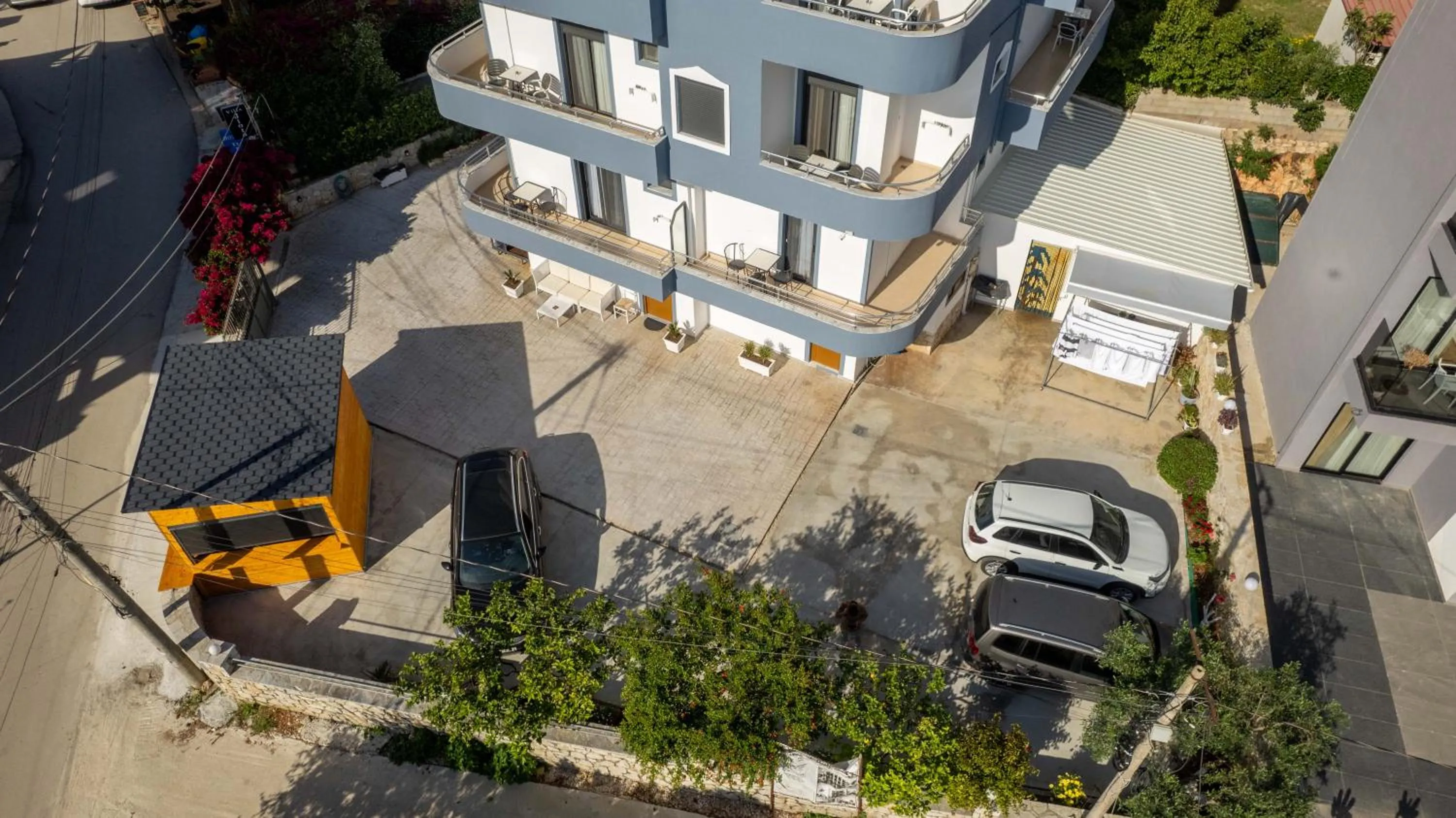 Property building in Villa JIOTA