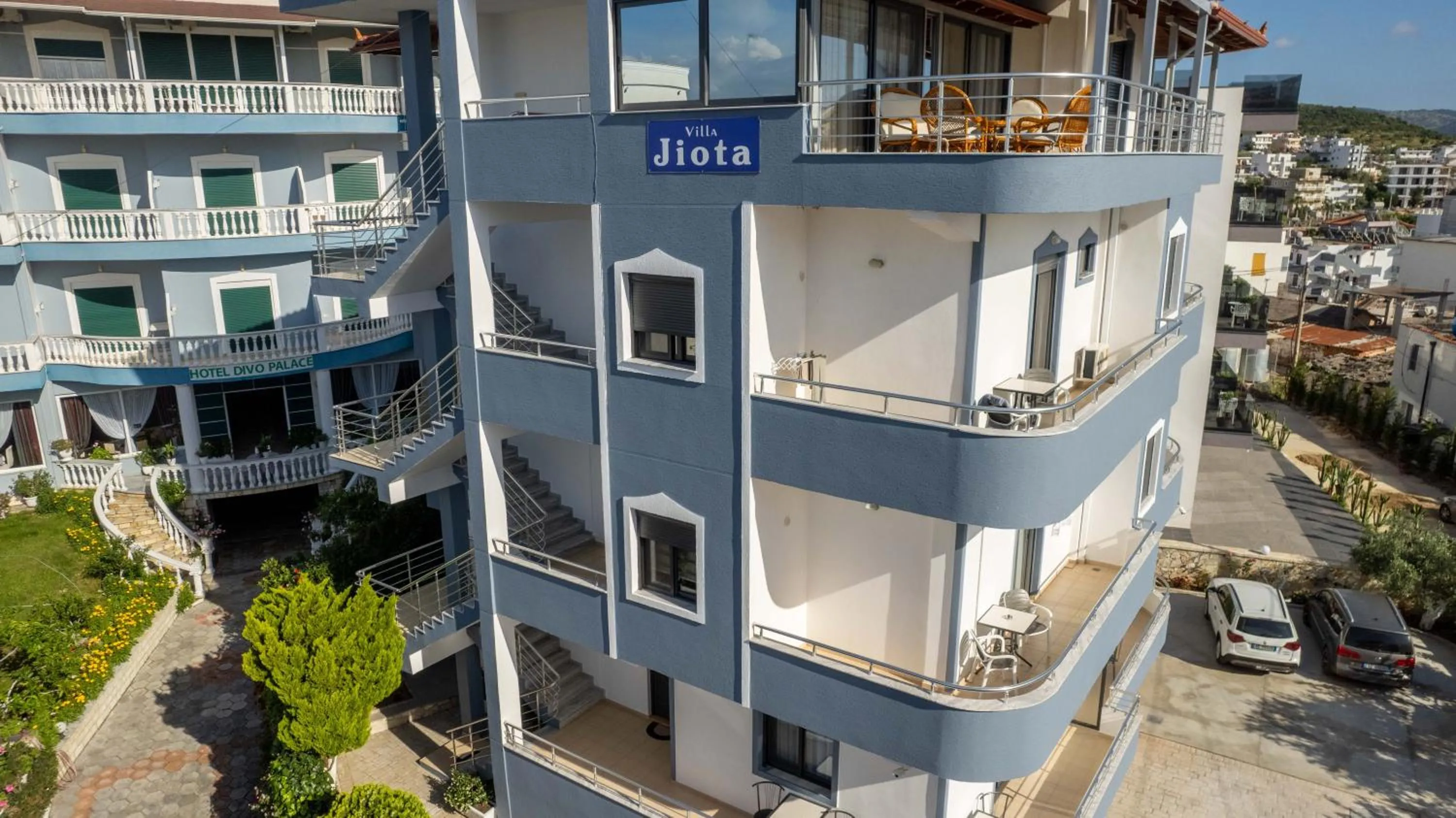 Property building in Villa JIOTA