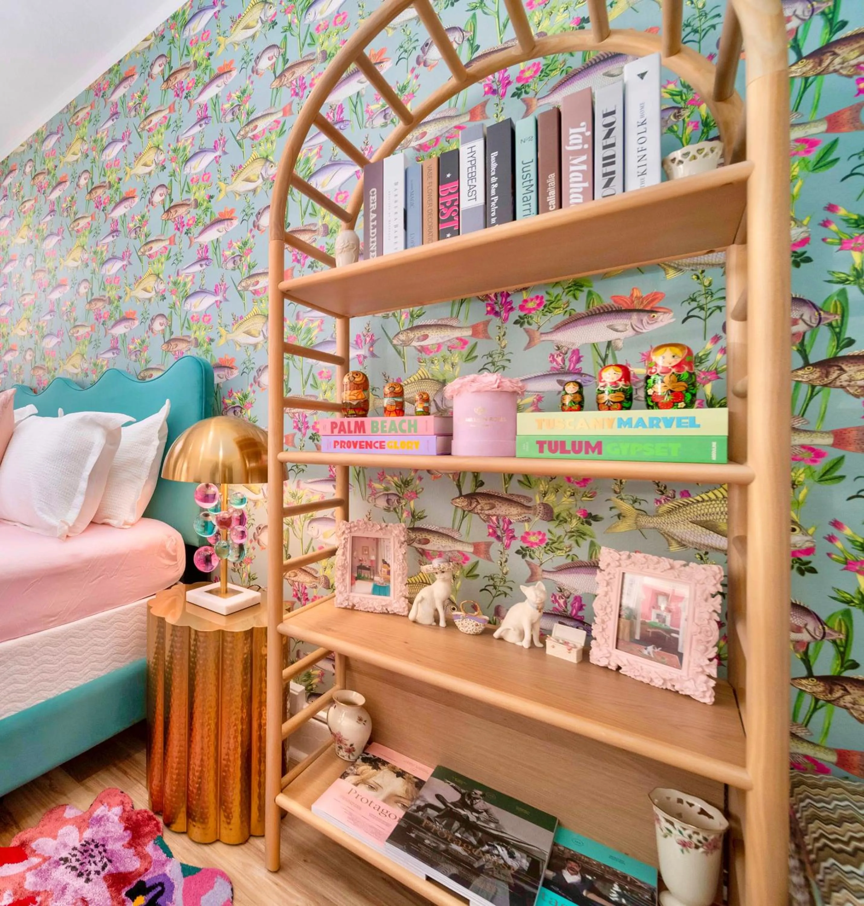 Bed in King Bed Mermaid suite - heart of Palm Beach, free parking included