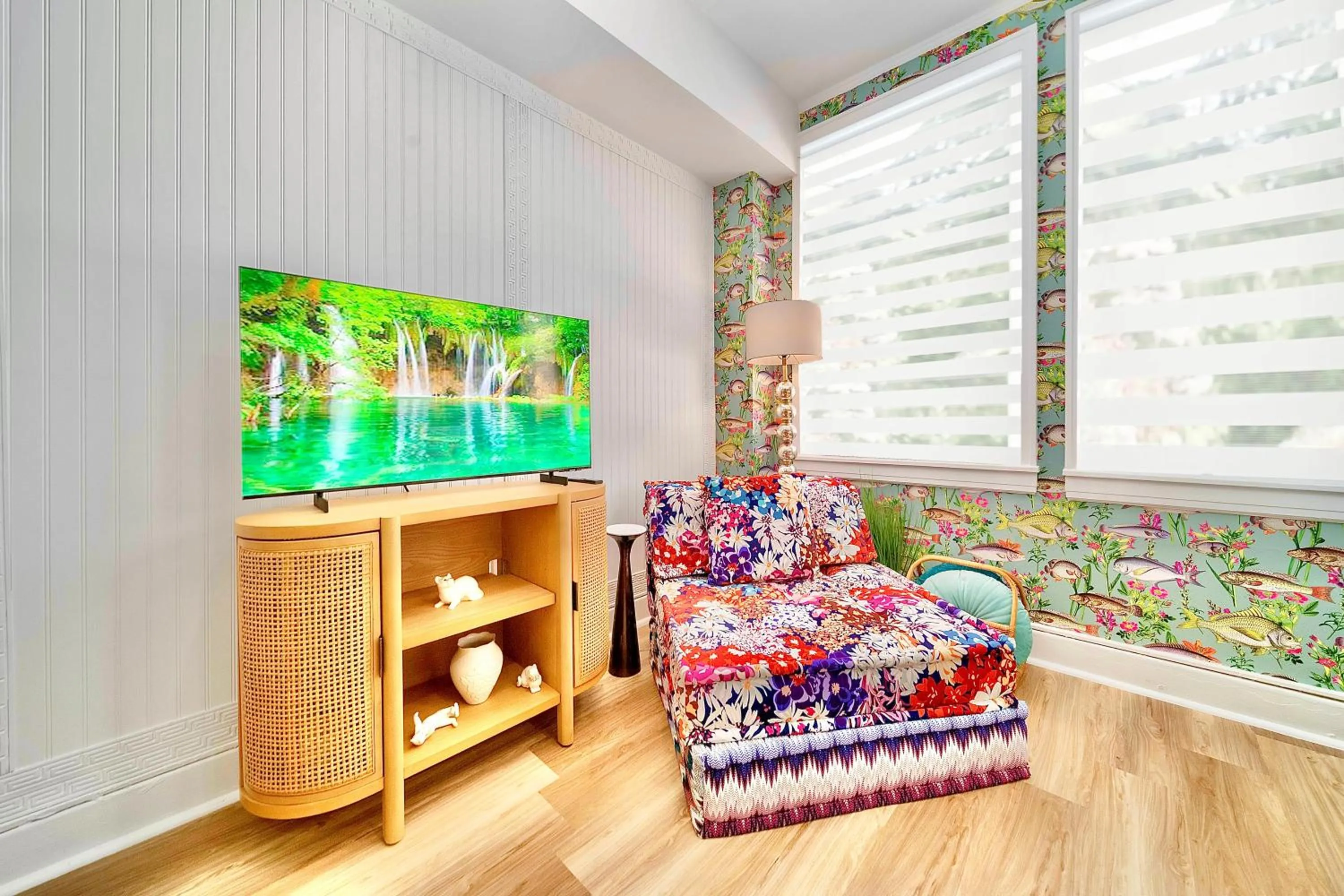 King Bed Mermaid suite - heart of Palm Beach, free parking included