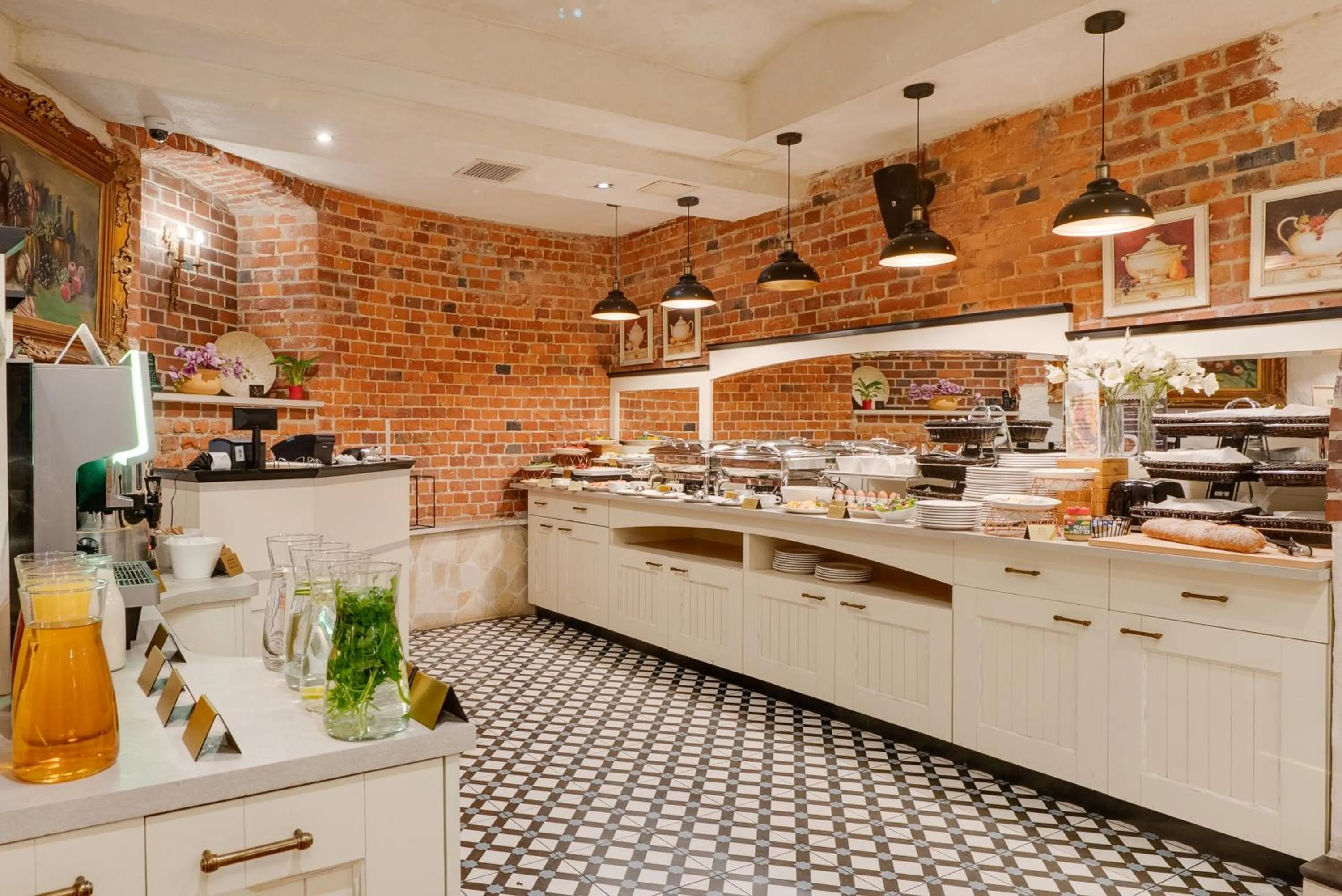 Restaurant/places to eat in Hotel Diament Plaza Gliwice