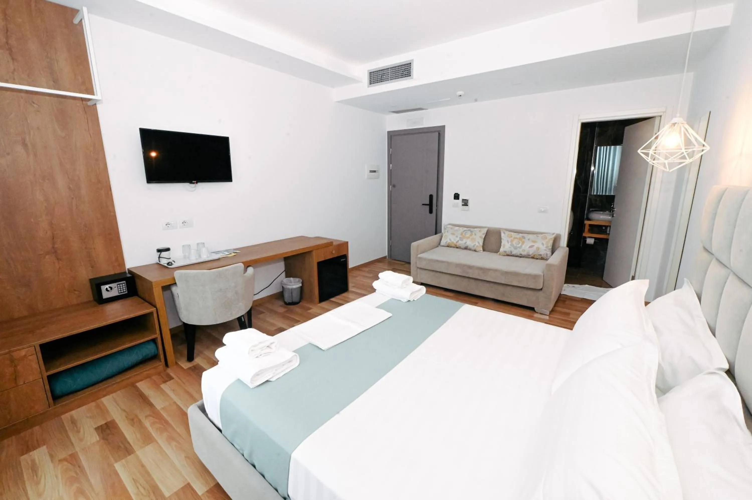 Bedroom, Bed in Bianco Hotel