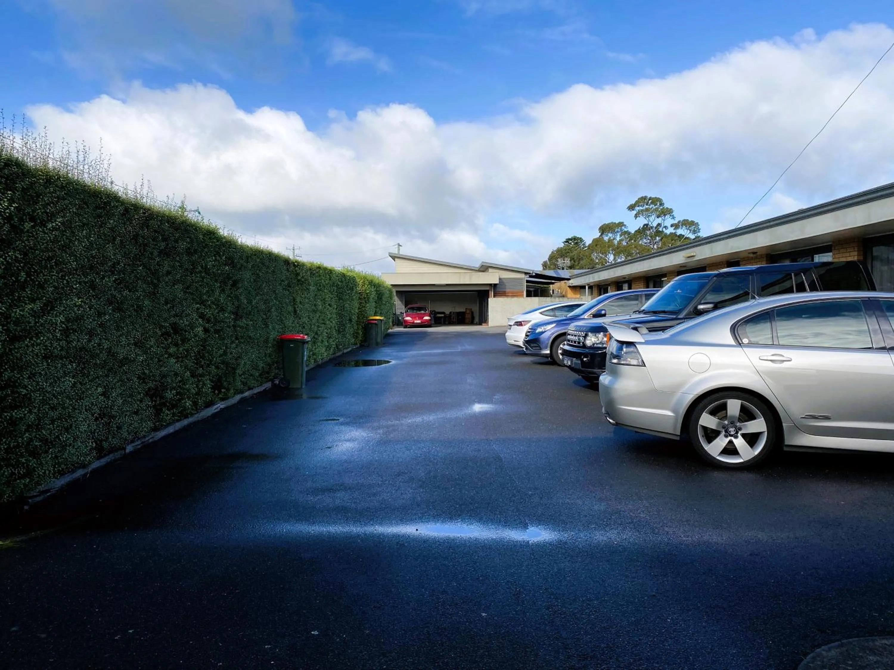 Parking in Dalvue Motel