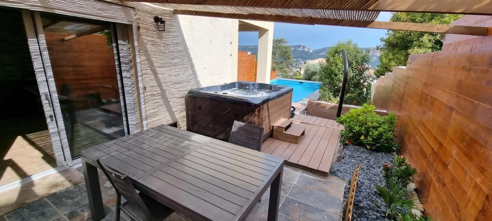 Rêves de vie, suite vue mer, grande piscine privée , spa extérieur privatif