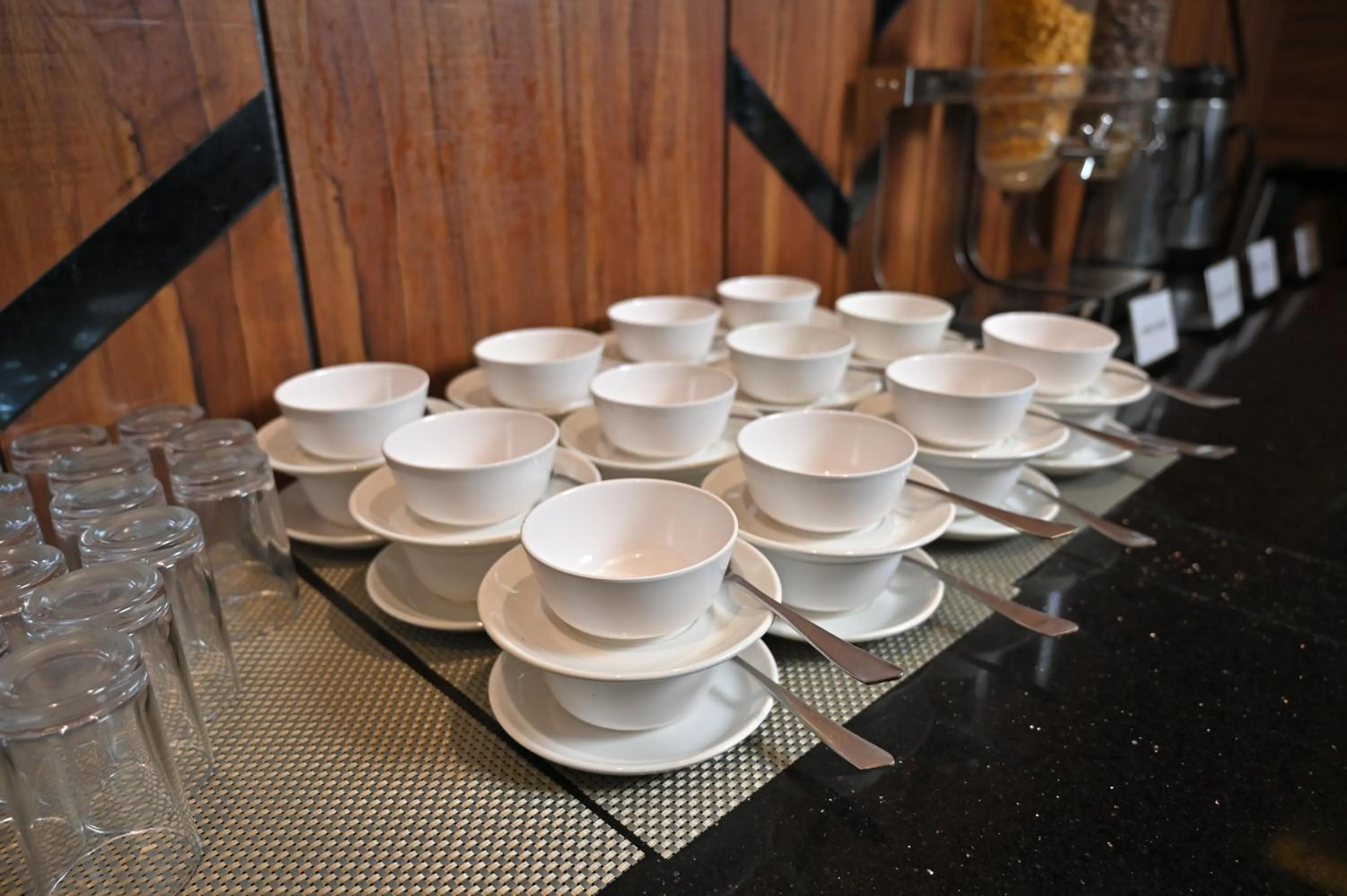 Restaurant/places to eat in Hotel Tip Top International Pune