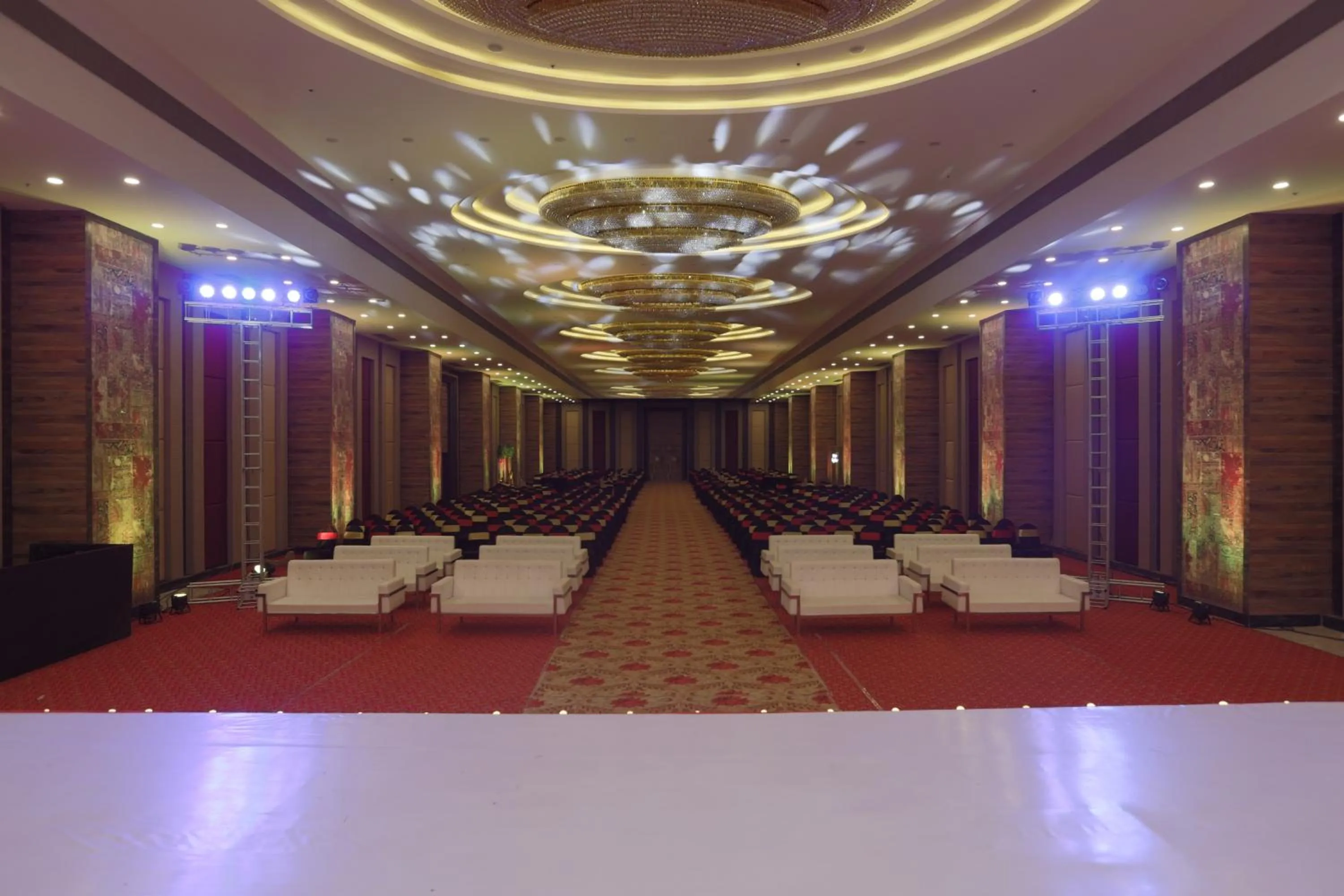 Banquet/Function facilities in Hotel Tip Top International Pune