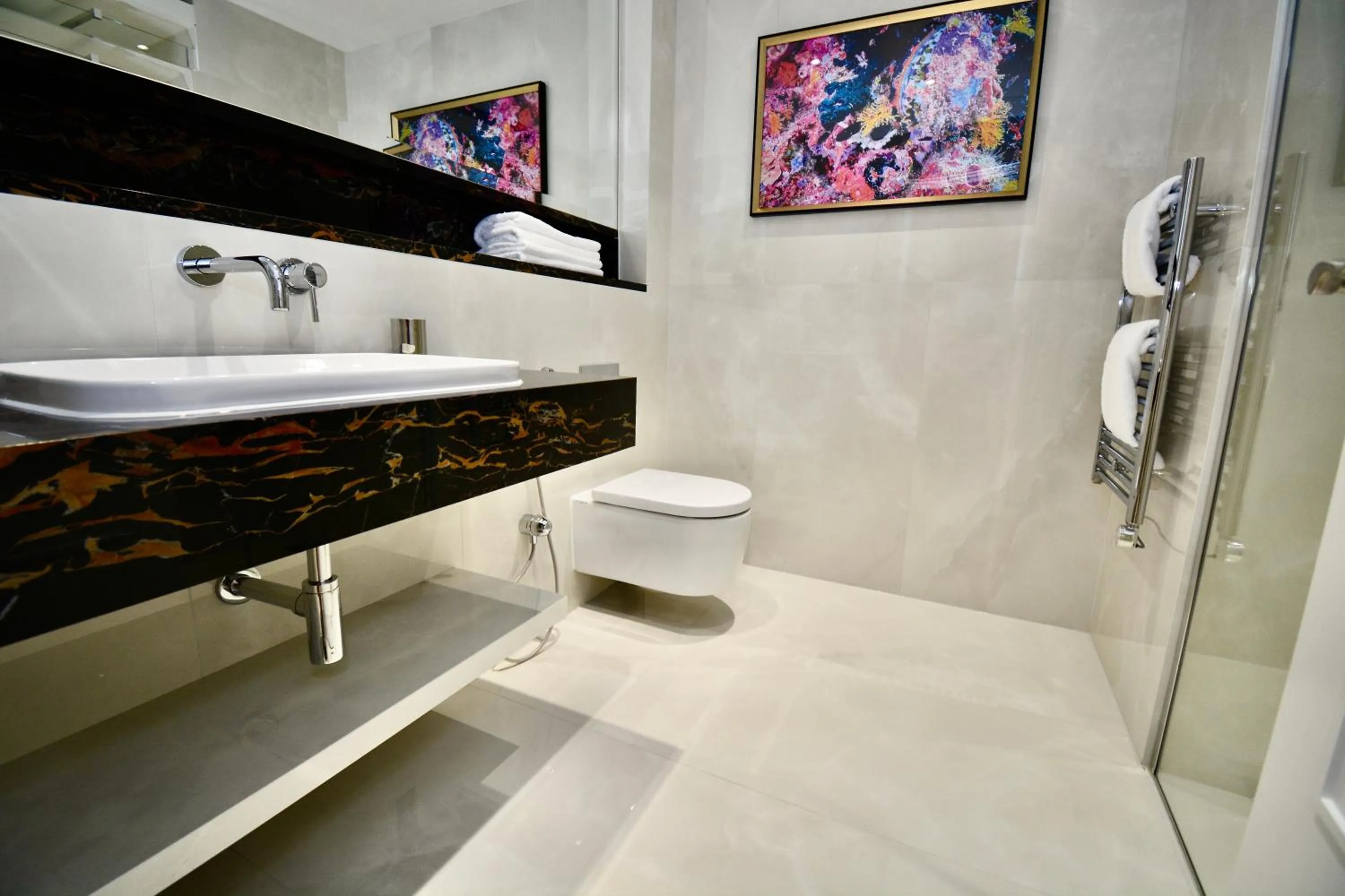 Shower in Sanctum Regent's Park