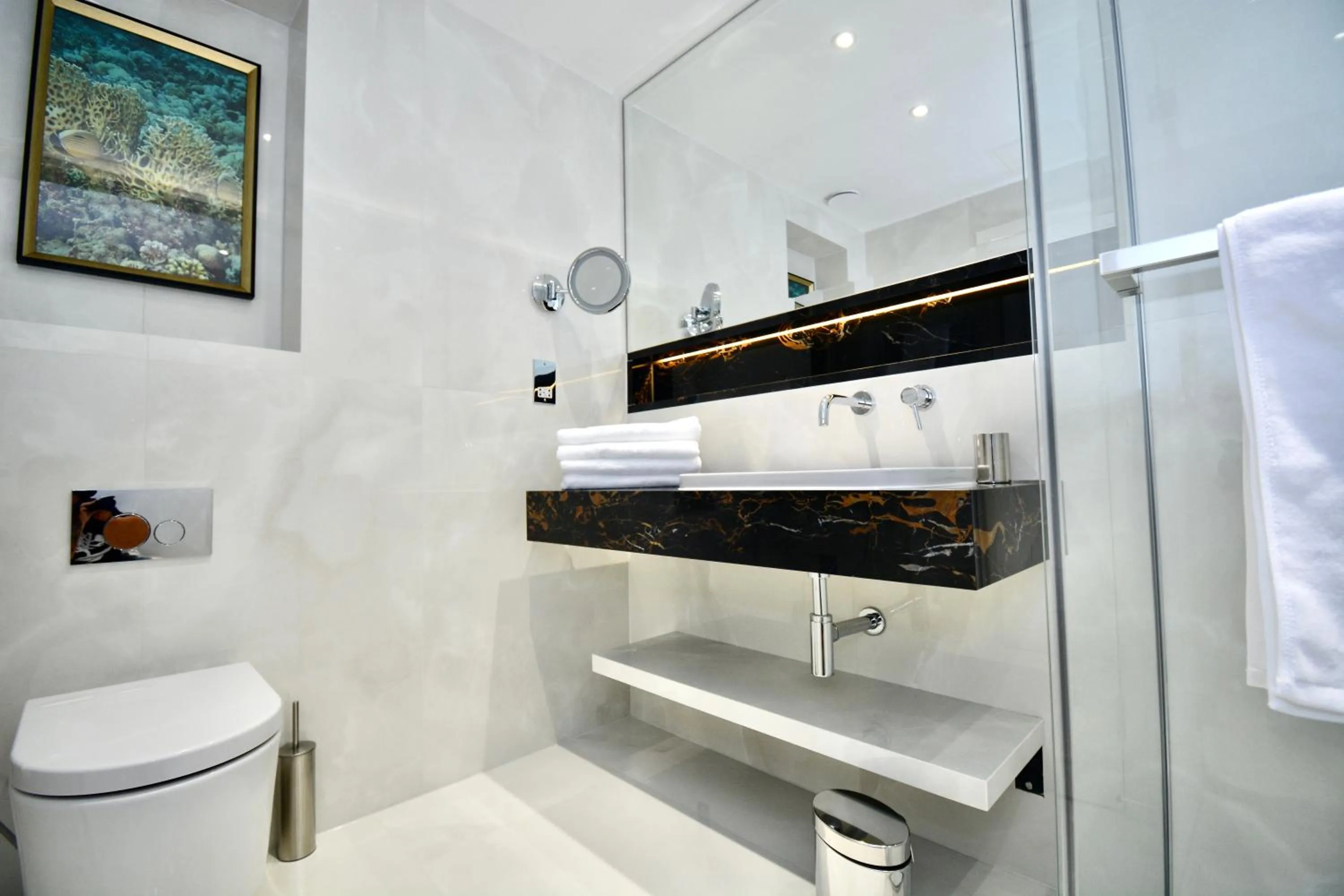 Shower in Sanctum Regent's Park