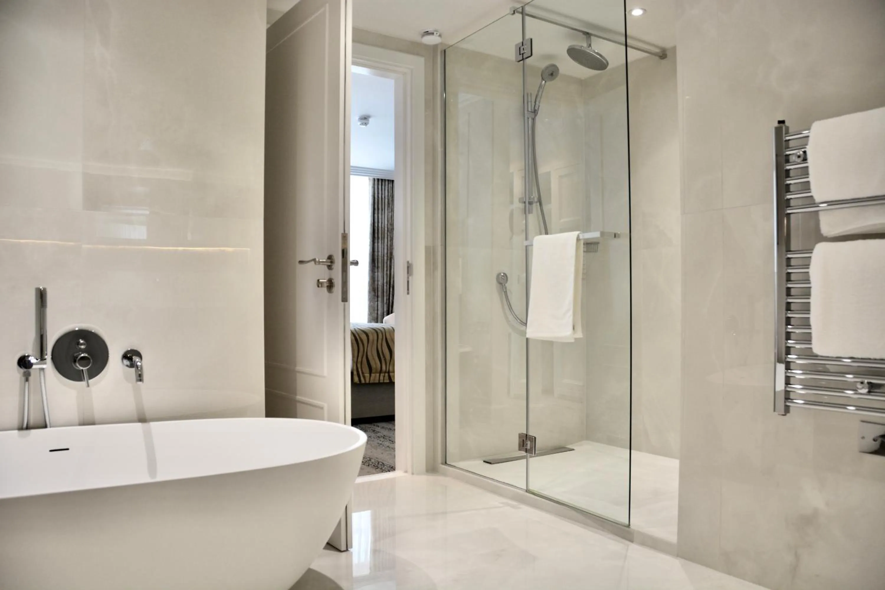 Shower in Sanctum Regent's Park