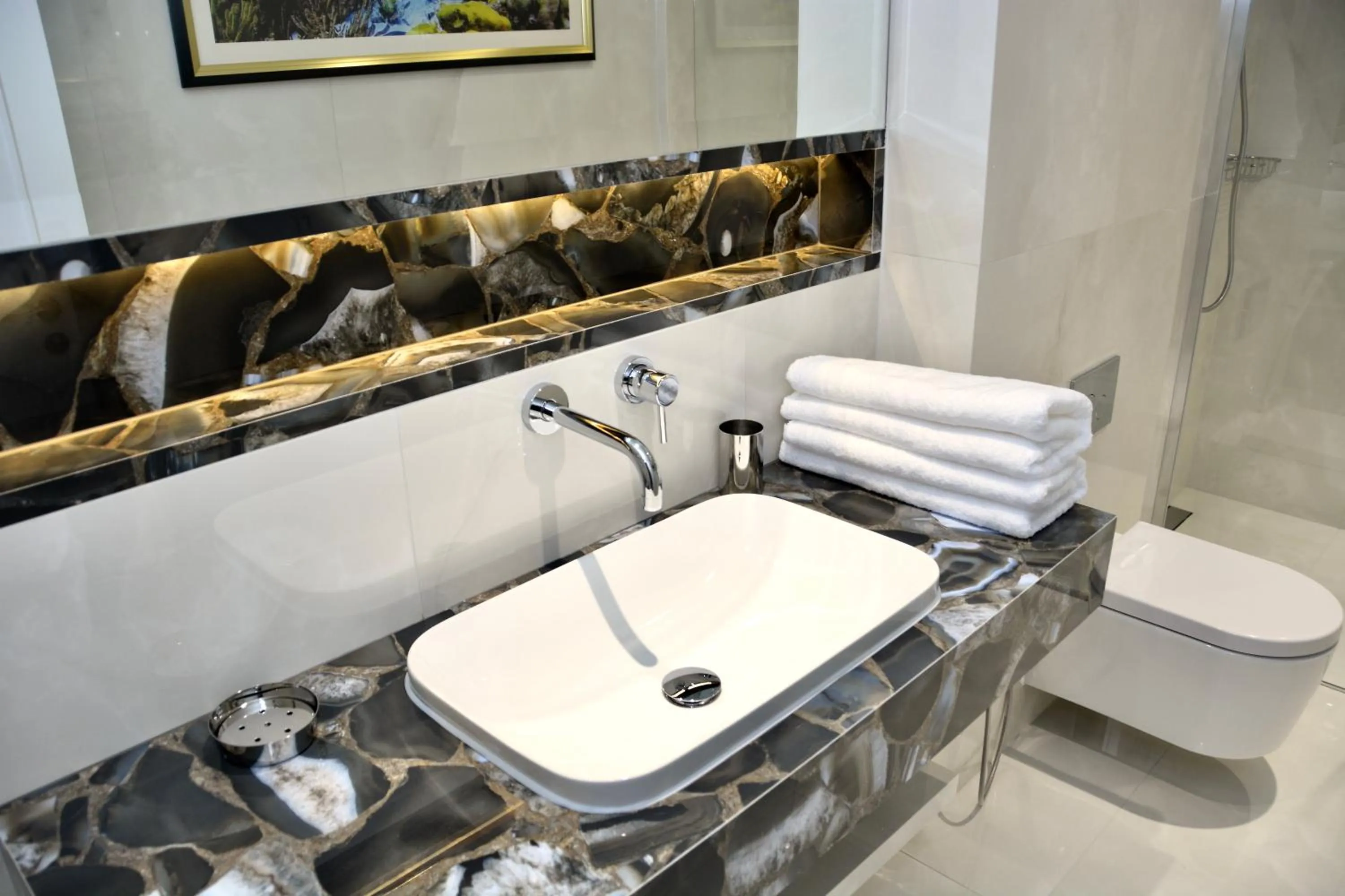 Toilet in Sanctum Regent's Park