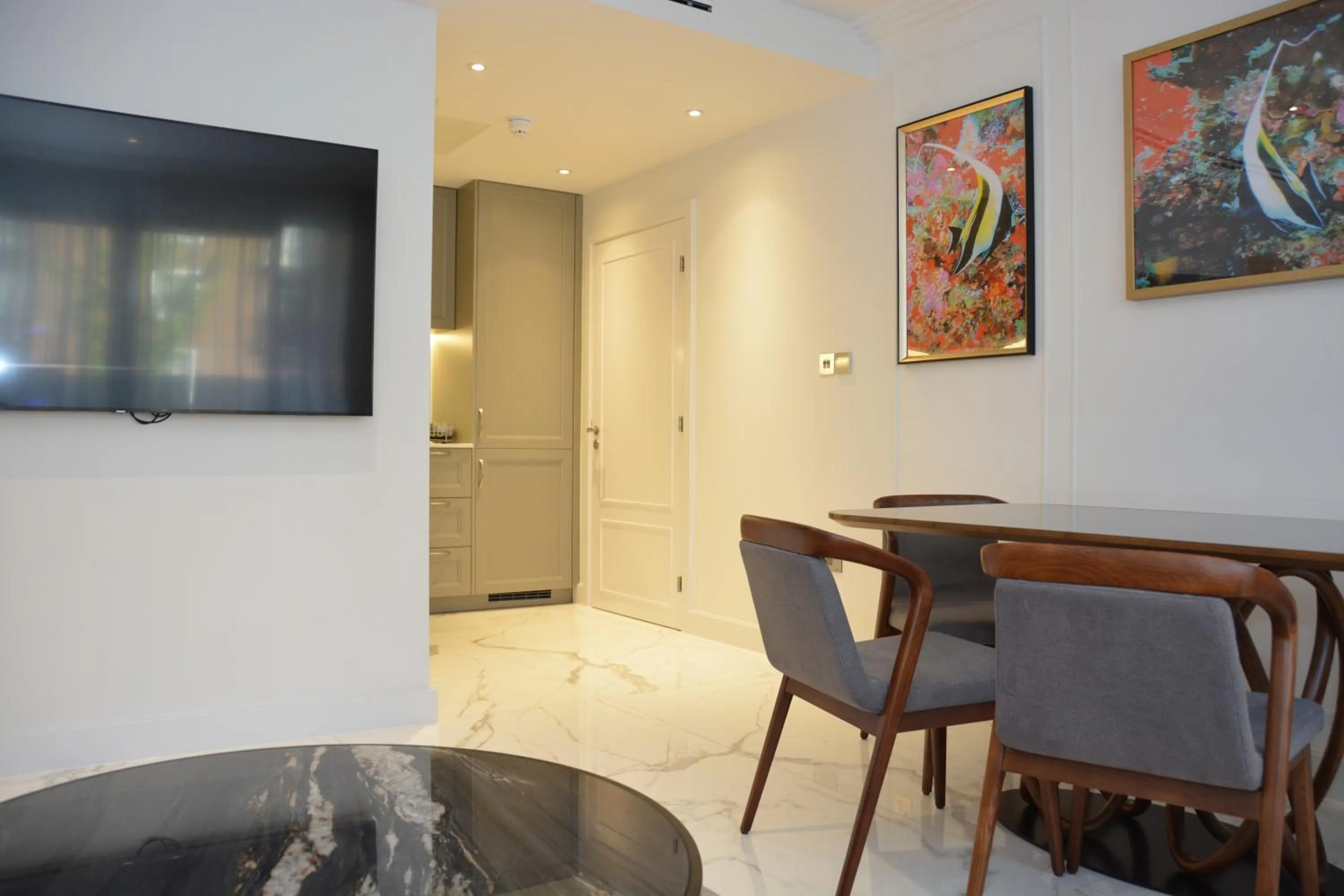 TV and multimedia in Sanctum Regent's Park