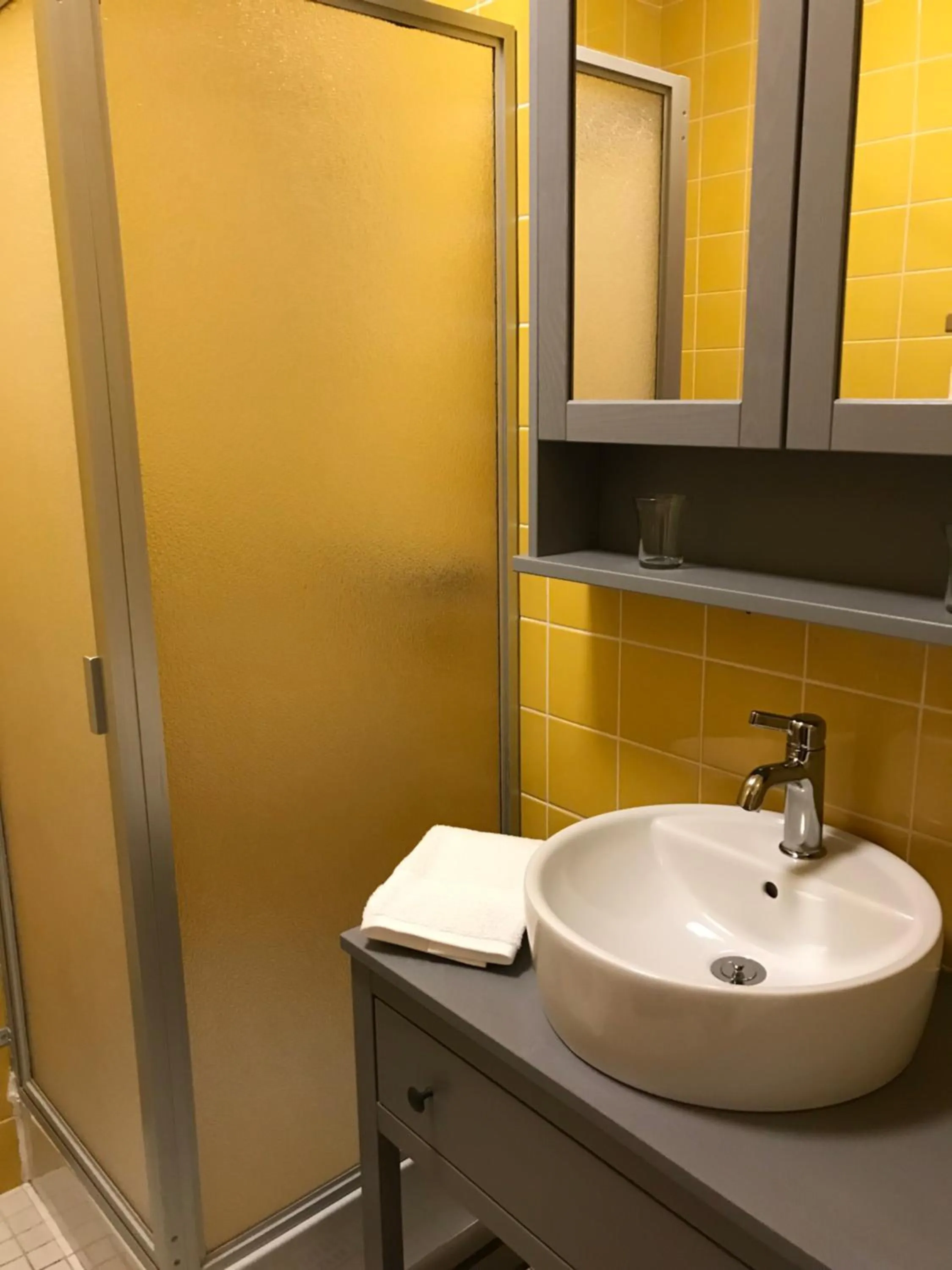 Bathroom in Gästezimmer Klein und Fein für nach dem Wein