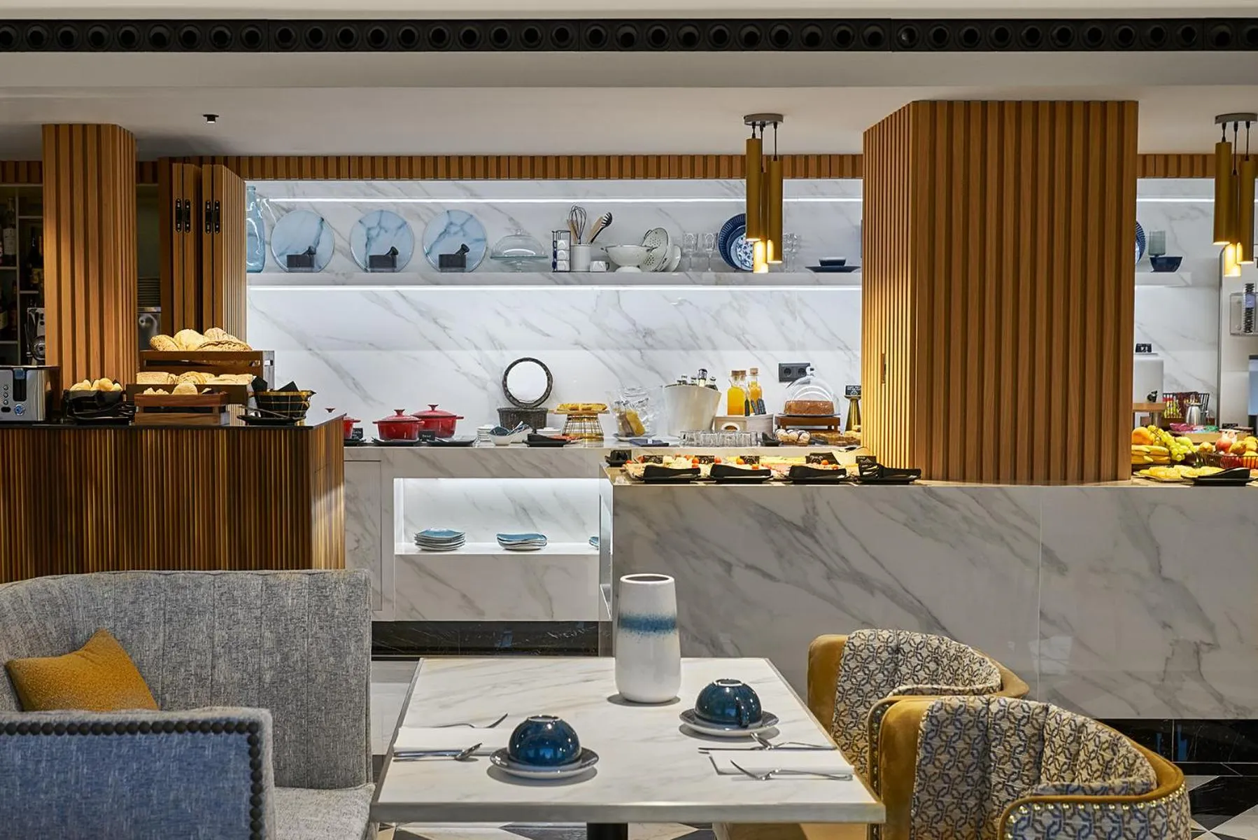 Restaurant/places to eat in Vincci Larios Diez