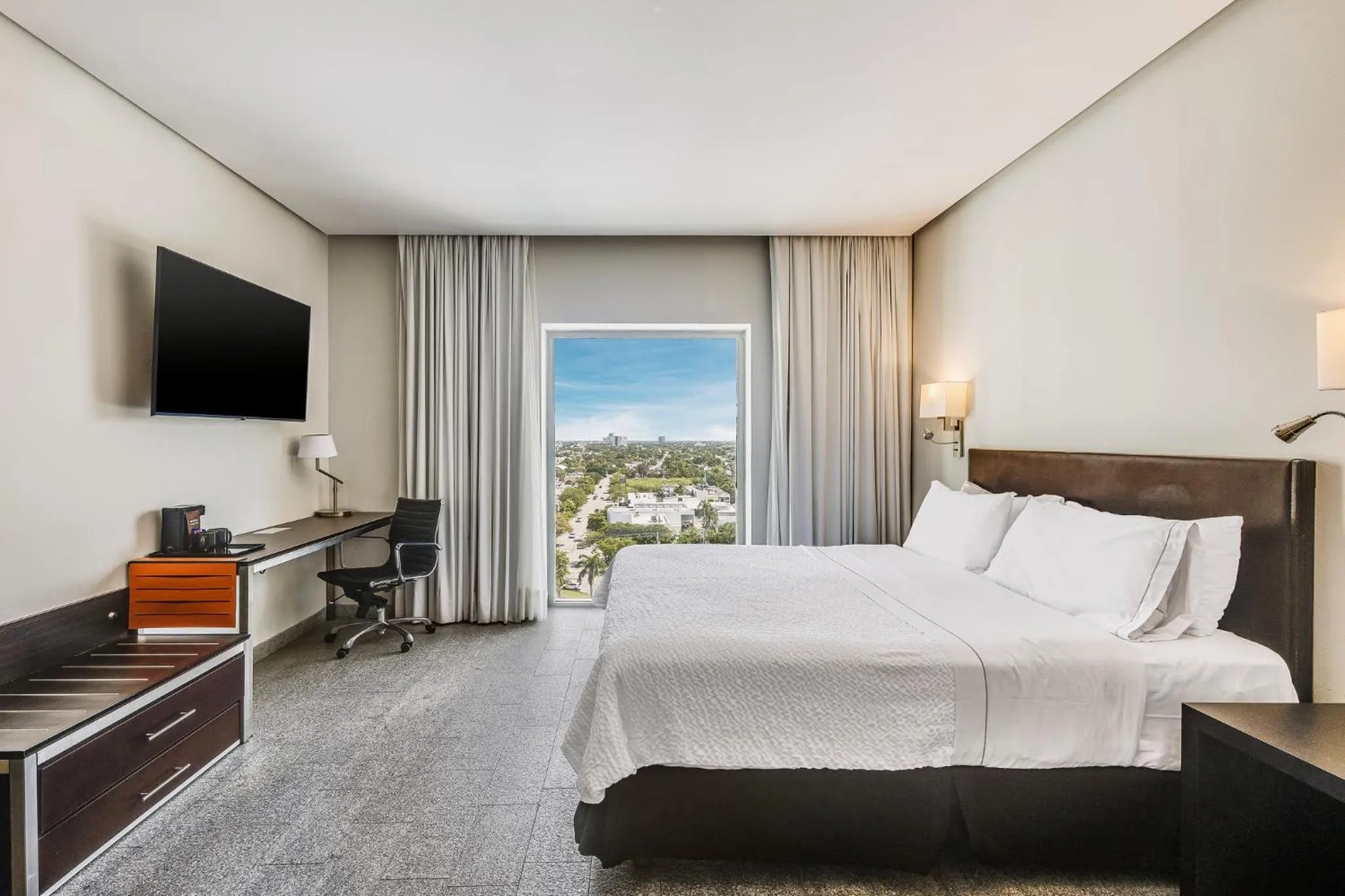 Bedroom, Bed in Fiesta Inn Merida