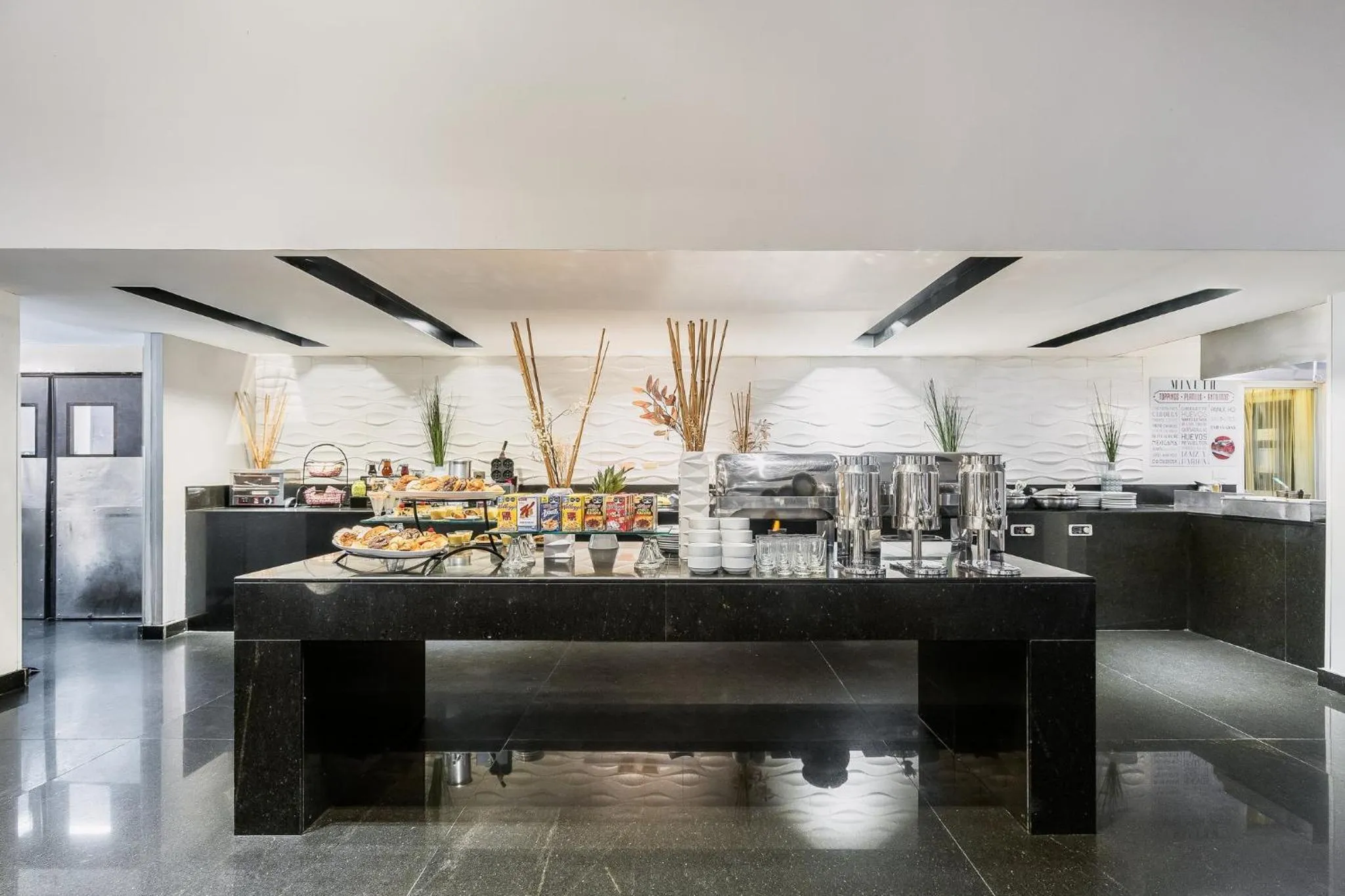 Restaurant/places to eat in Fiesta Inn Merida