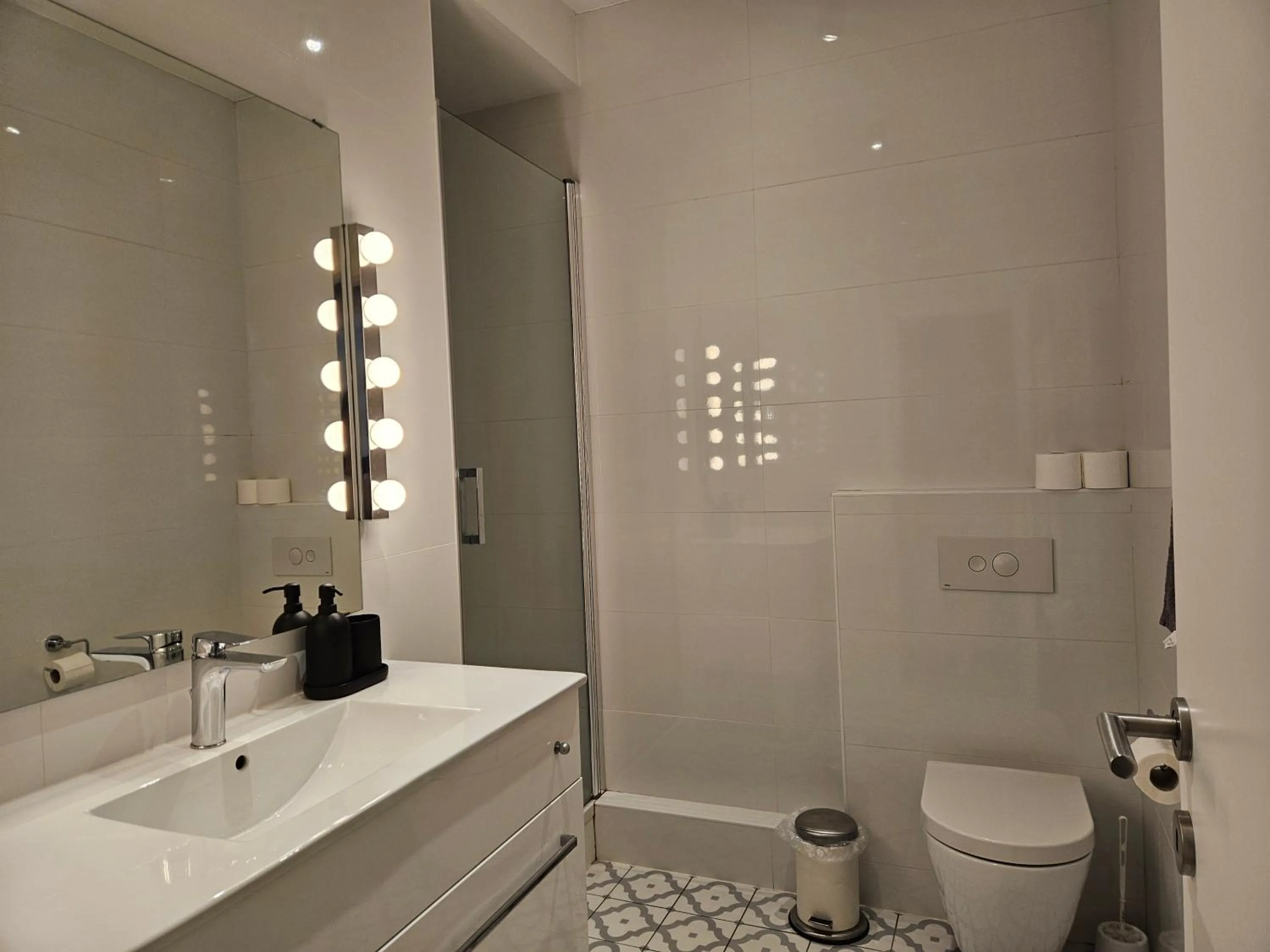 Shower in Exclusive Kaptol Apartment