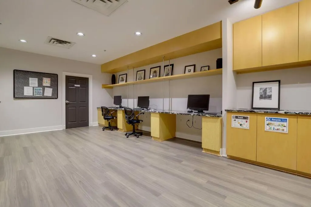 Sensational 1 Bedroom Condo At Ballston place With Gym