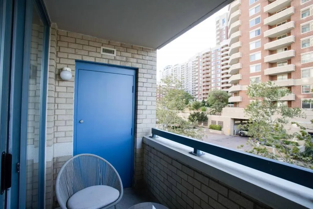 Sensational 1 Bedroom Condo At Ballston place With Gym