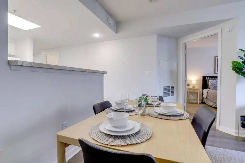 Sensational 1 Bedroom Condo At Ballston place With Gym