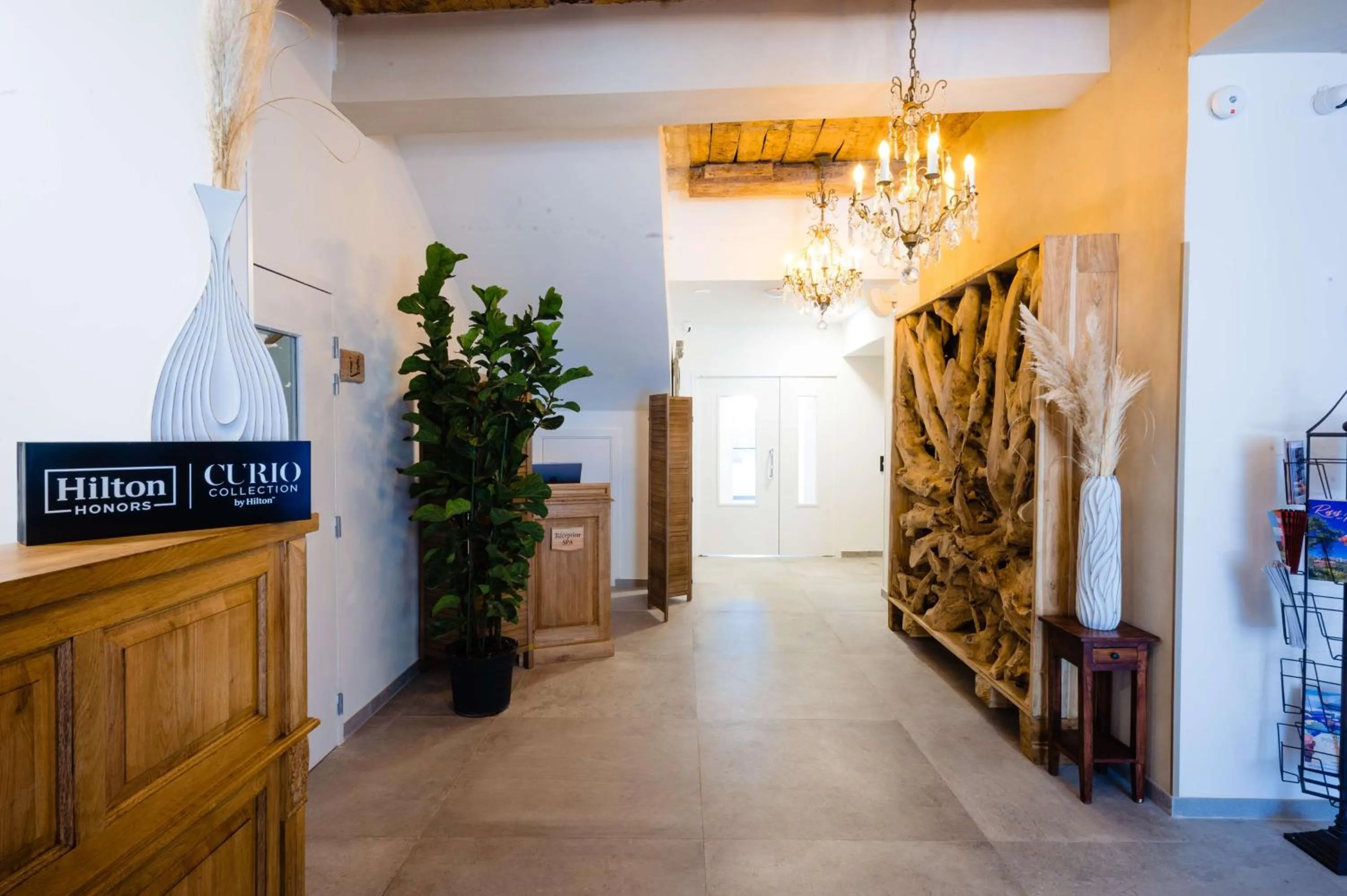 Lobby or reception in Le Hameau Des Pesquiers Ecolodge & Spa, Curio Collection By Hilton